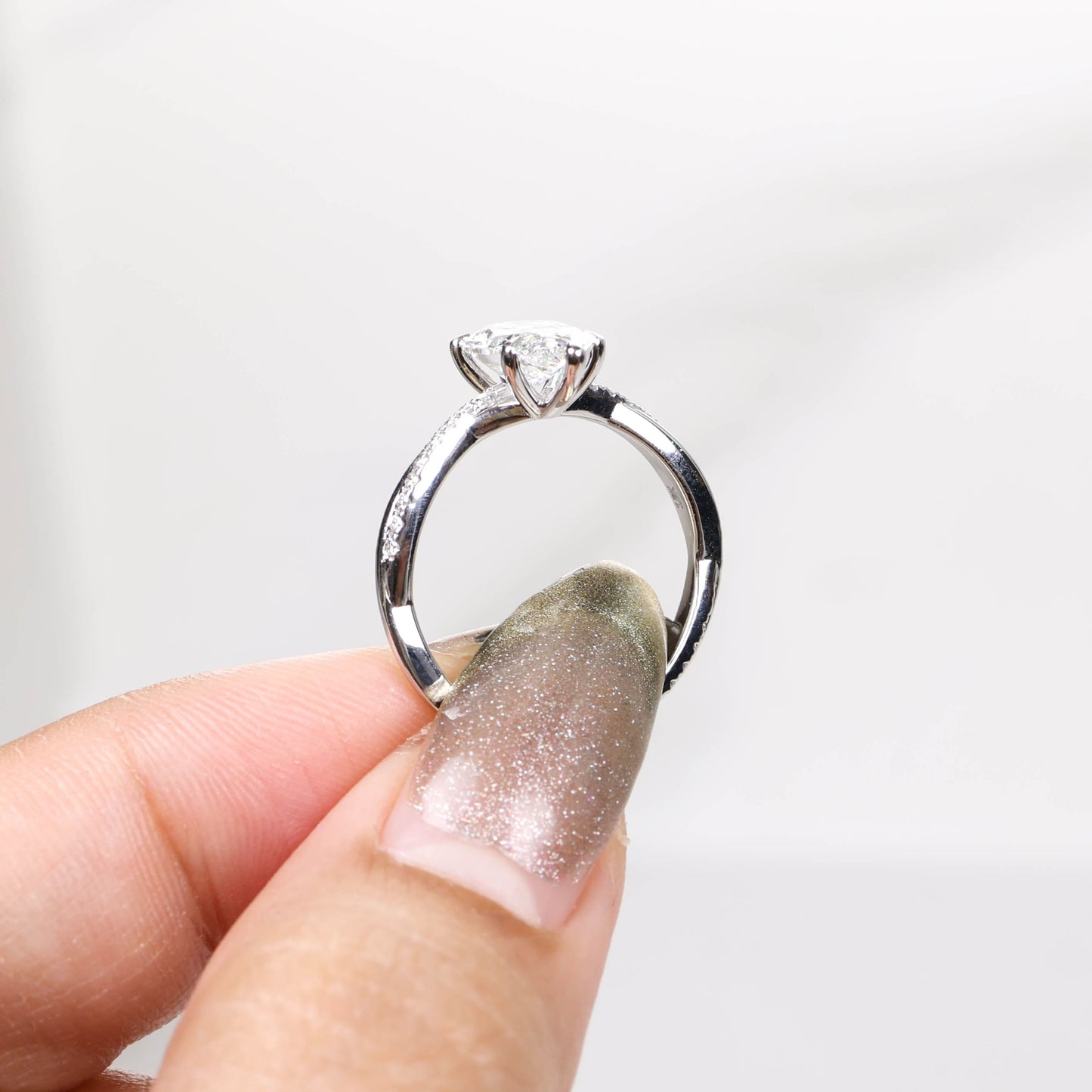 Wyvern Pear 1.5-carat White Gold