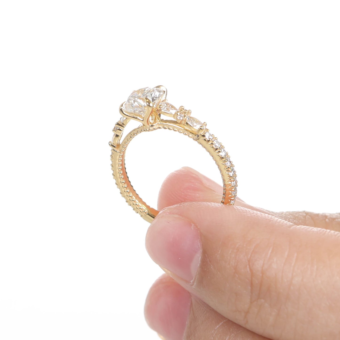 Munia 1-carat Yellow Gold