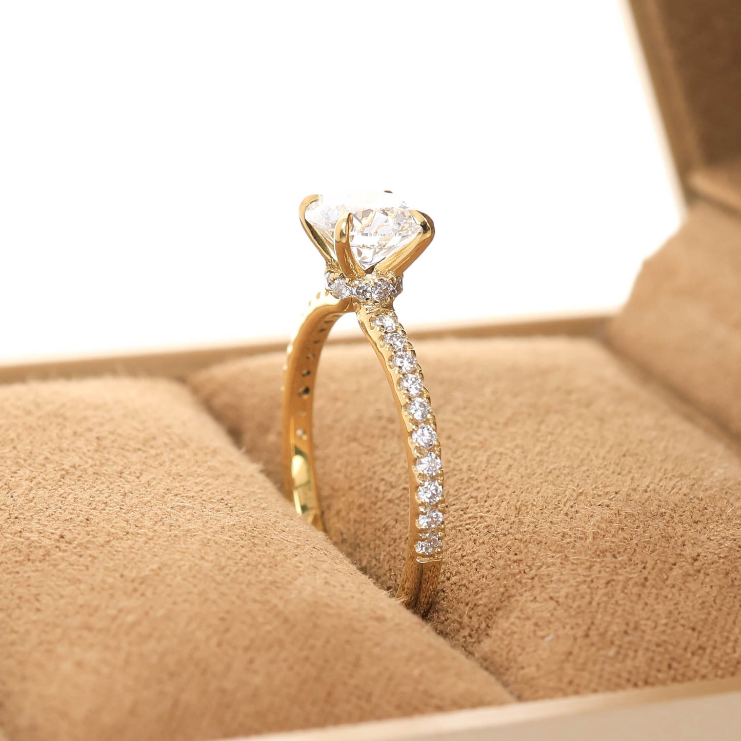 Altaria 1-carat Yellow Gold