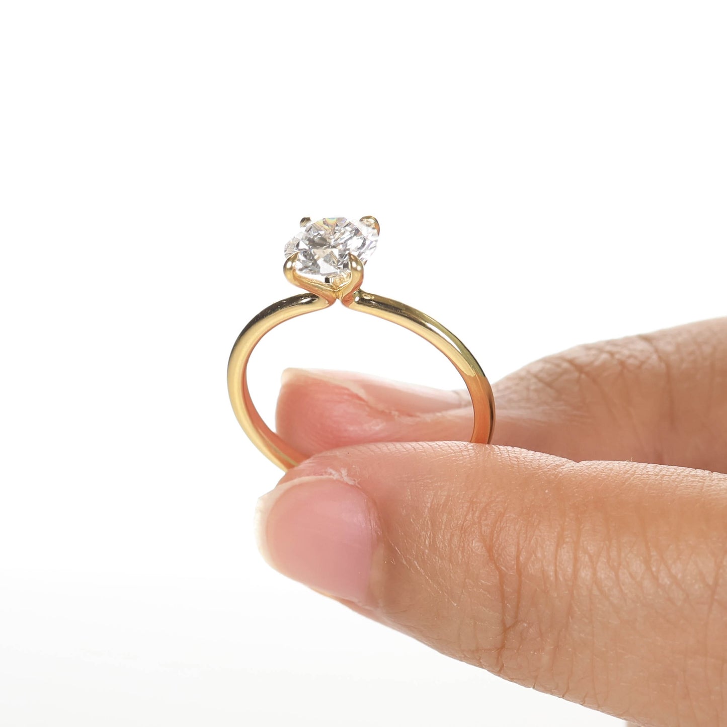 Delicate Iago 1-carat Yellow Gold