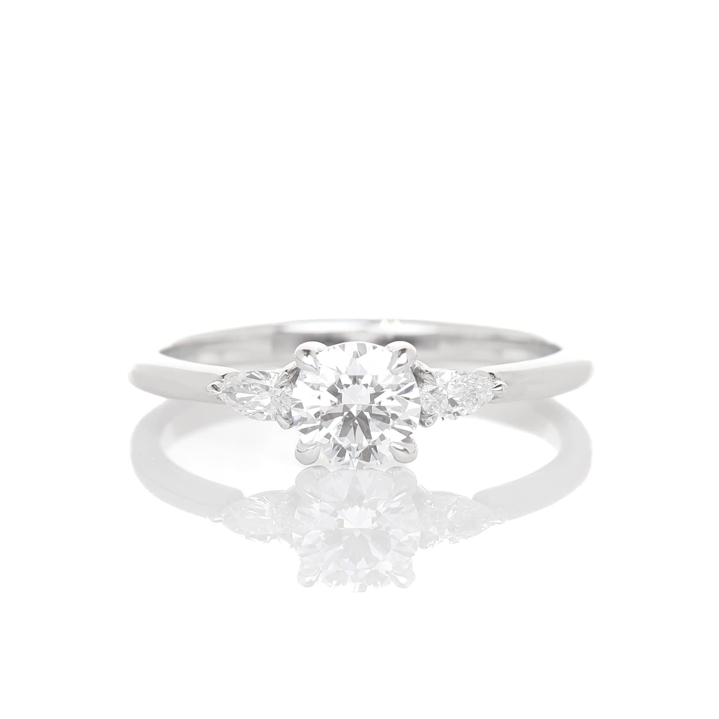 Delicate Cressilia 0.50-carat White Gold