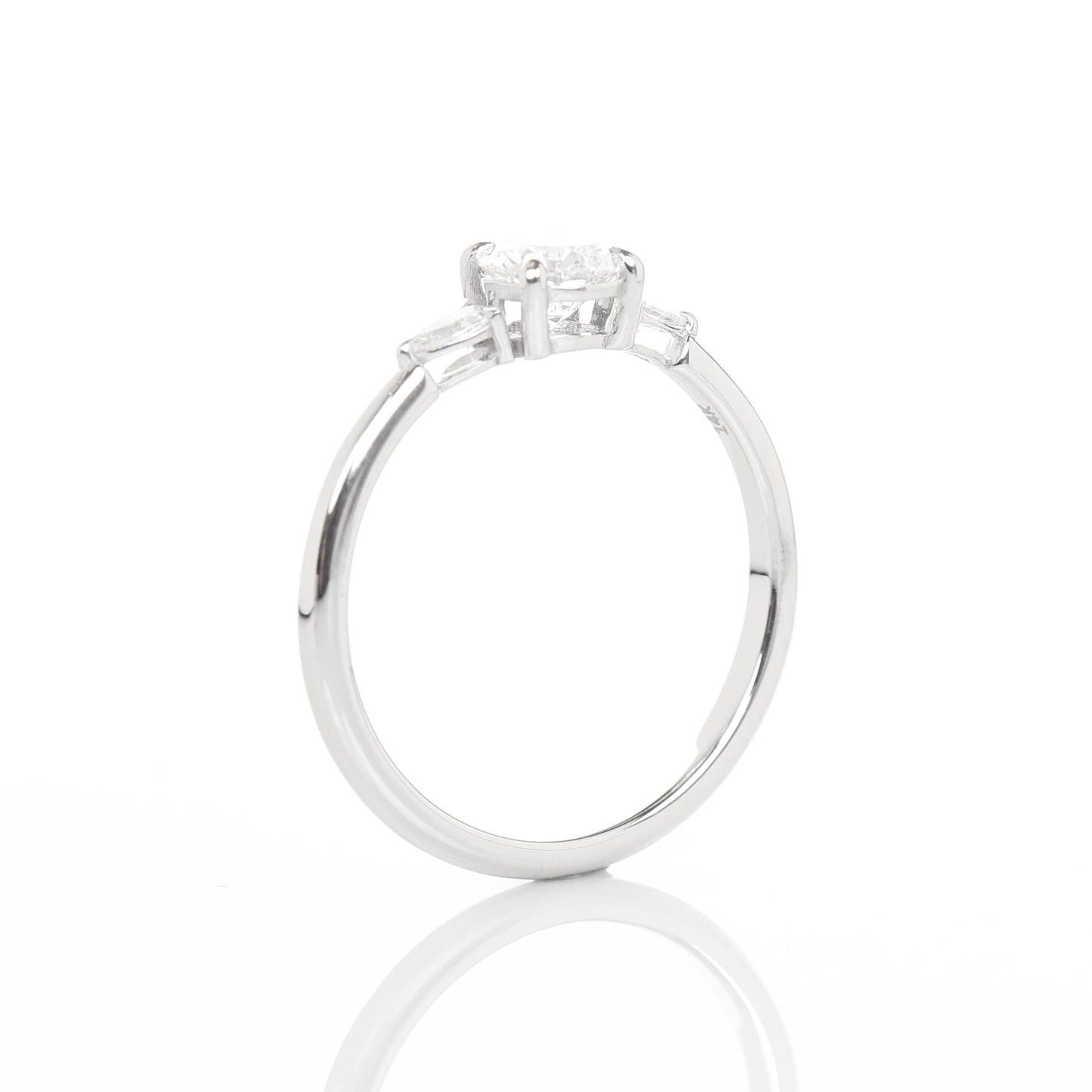 Delicate Cressilia 0.50-carat White Gold