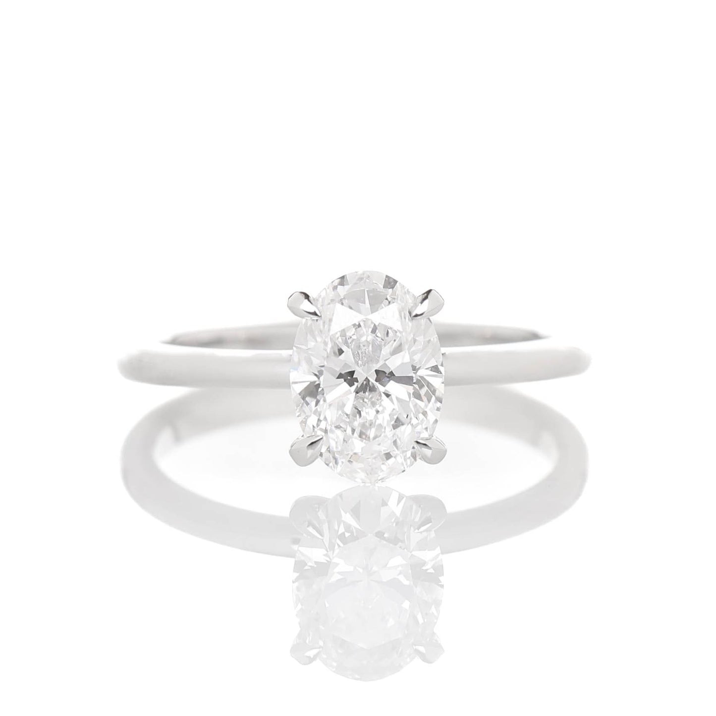Delicate Iago Oval 1-carat White Gold
