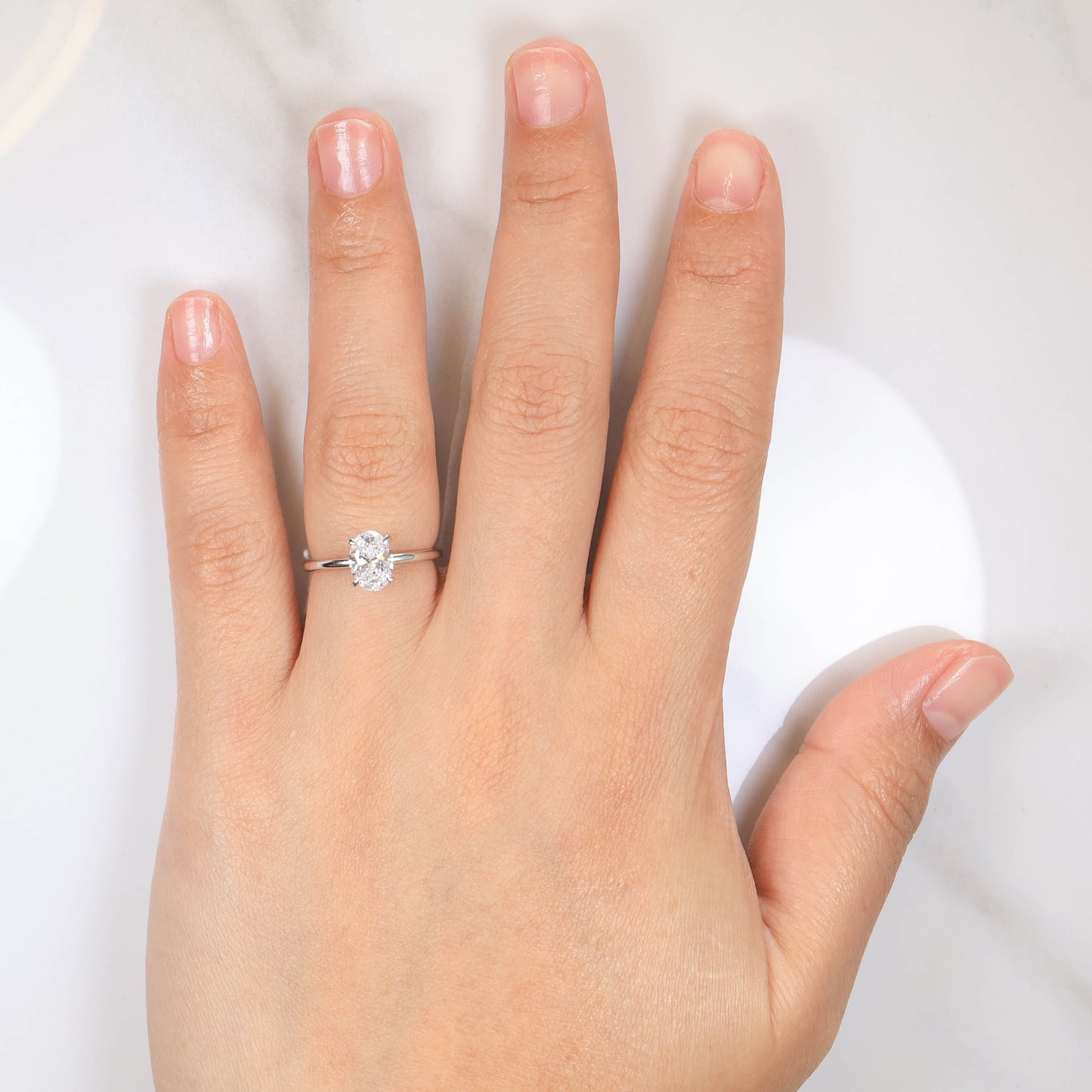 Delicate Iago Oval 1-carat White Gold
