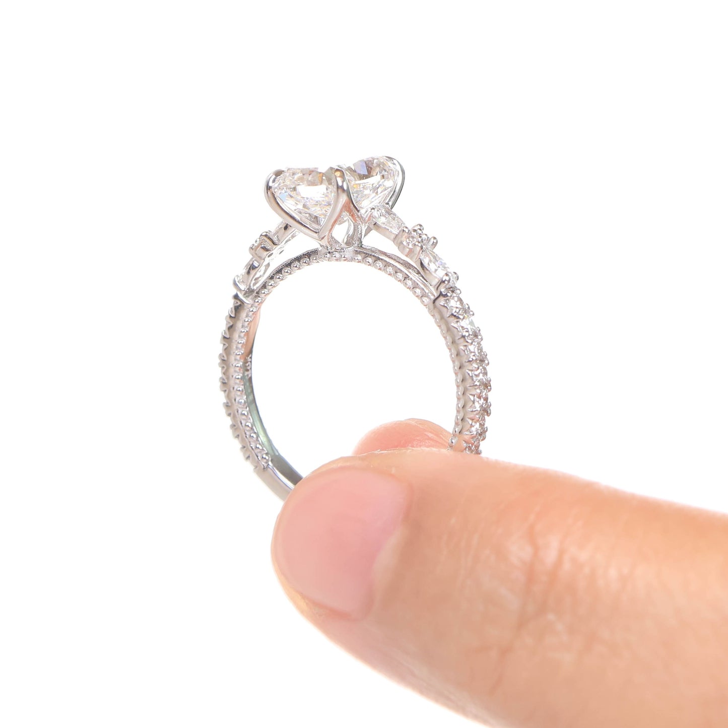 Munia Elongated Cushion 2-carat White Gold