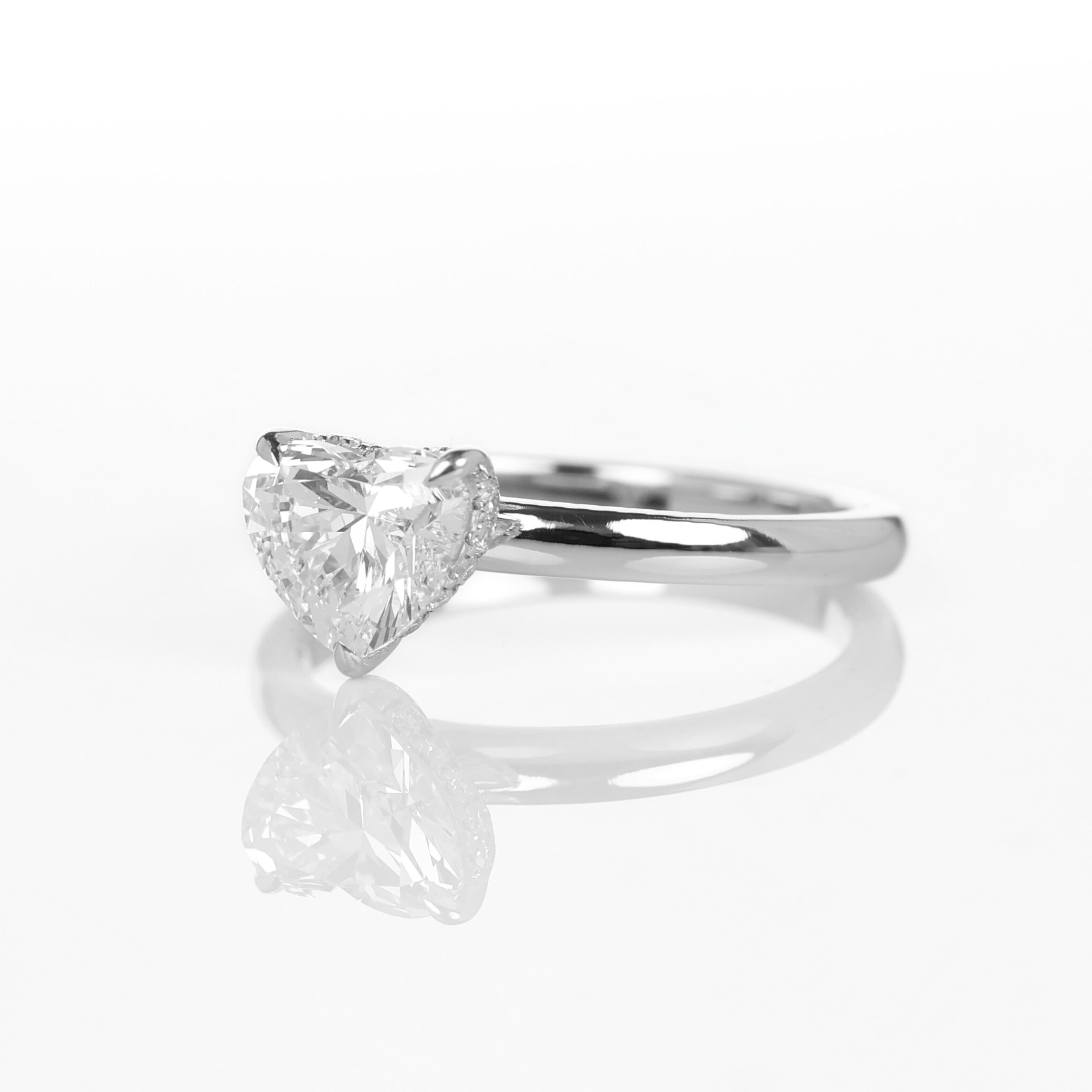 Strigifor Heart 1-carat White Gold