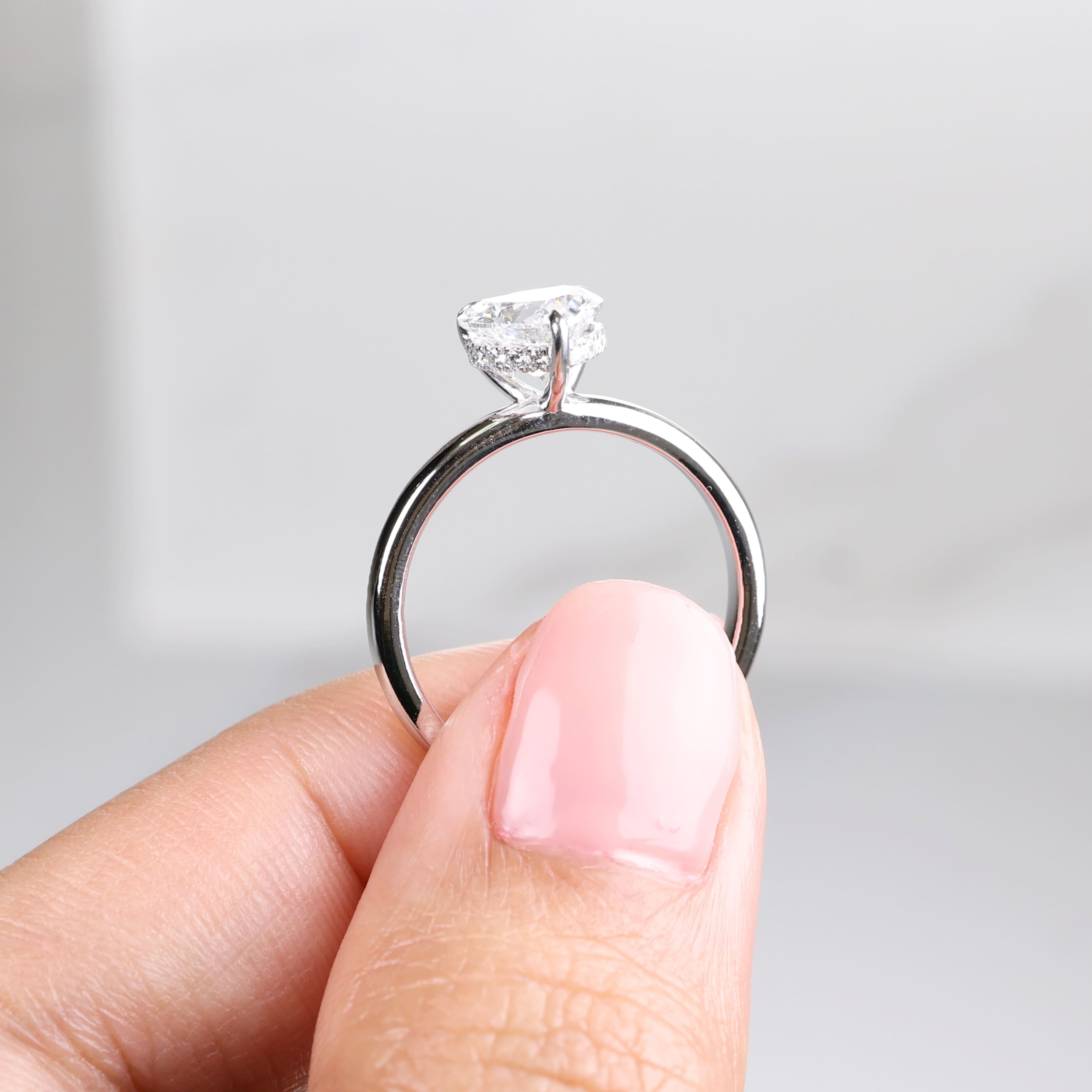 Strigifor Heart 1-carat White Gold