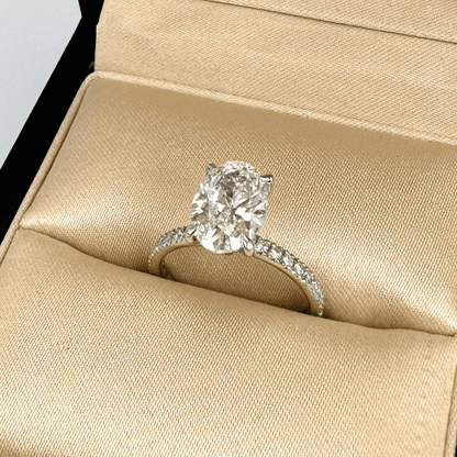 Altaria Oval 2-carats White Gold