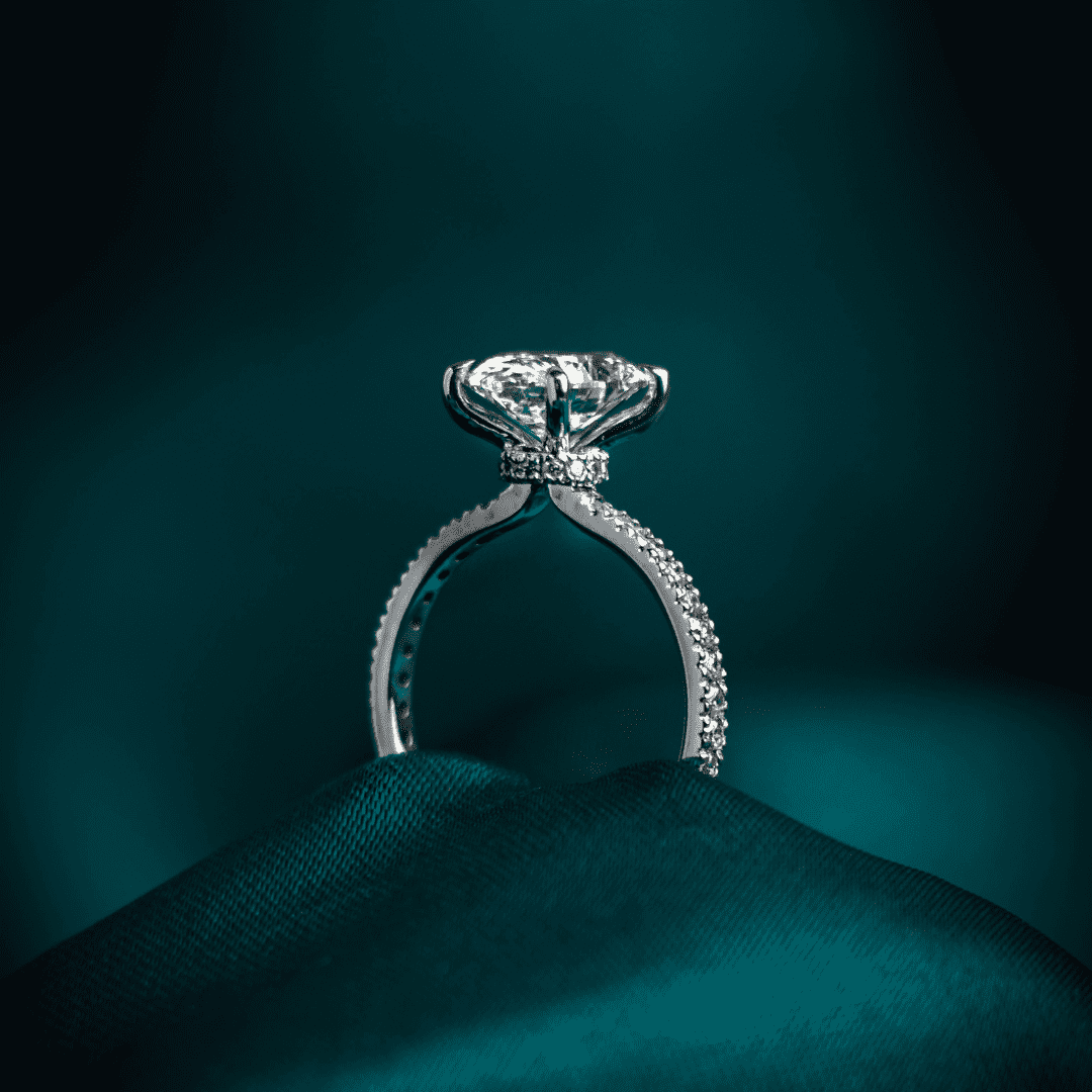 Altaria Oval 2-carats White Gold