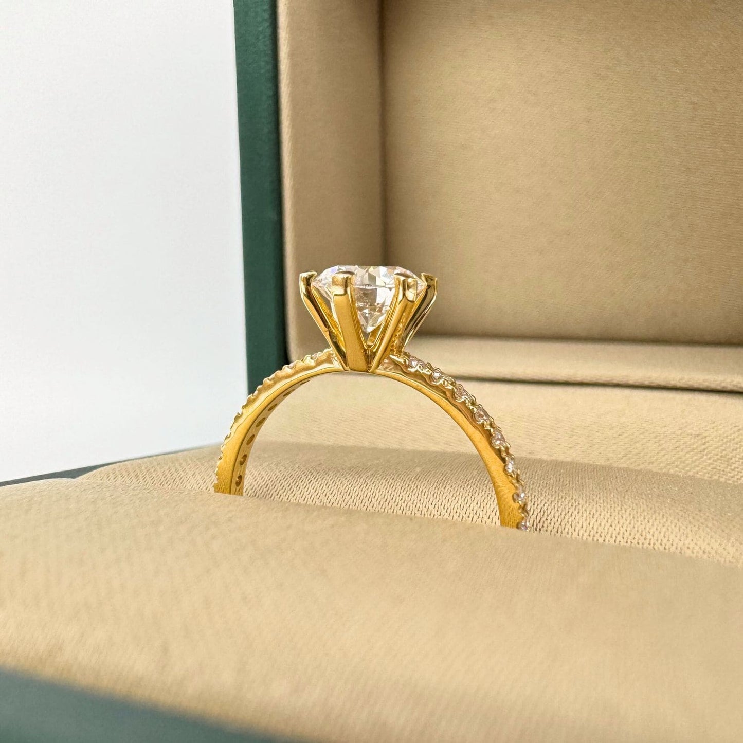 Blythe 1-carat Yellow Gold