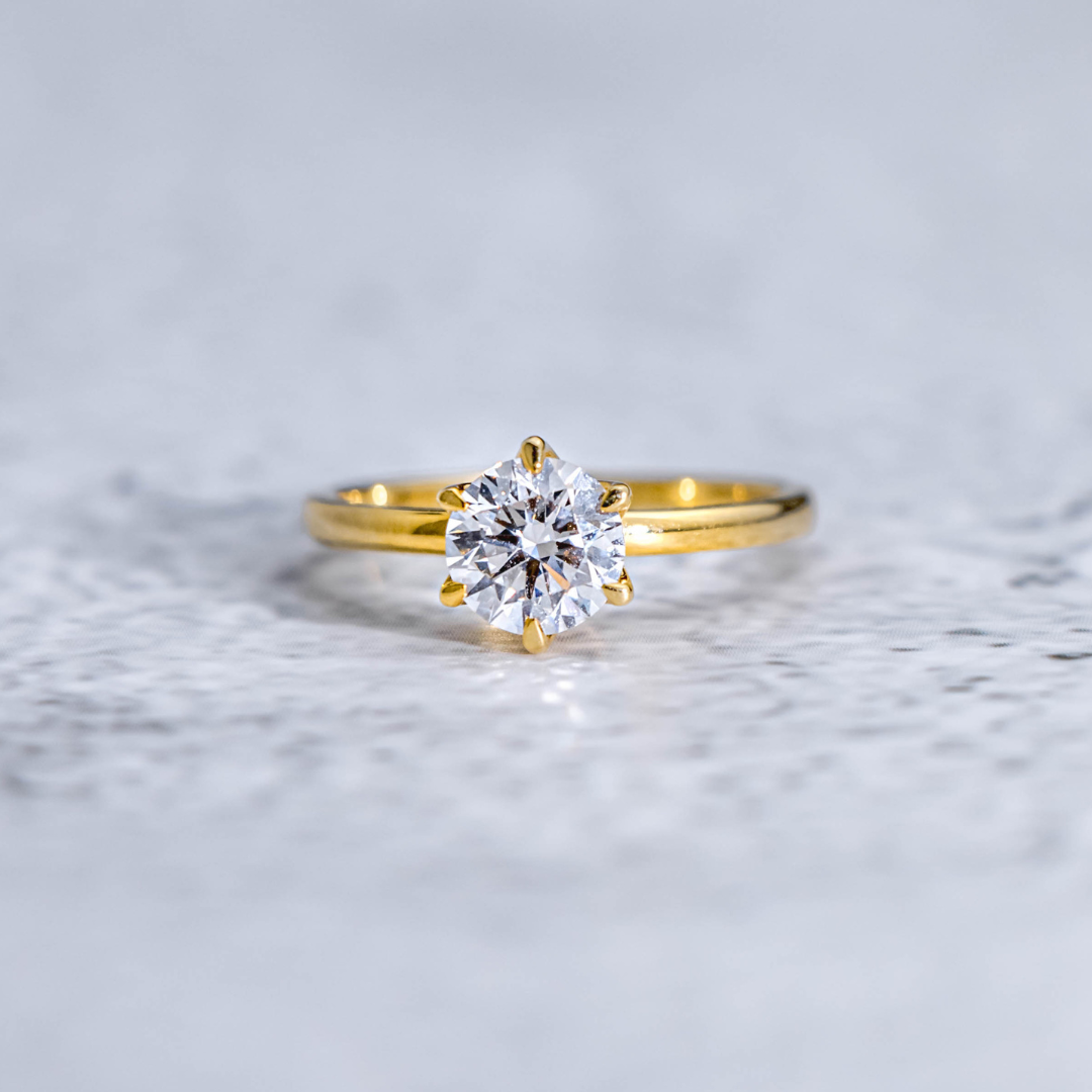 Hedwig 1-carat Yellow Gold