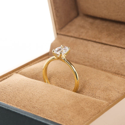 Iago Oval 1-carat Yellow Gold