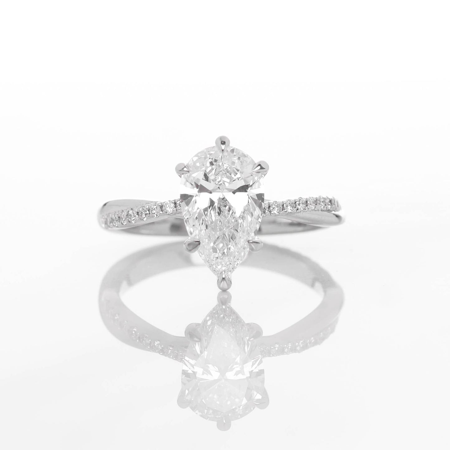 Wyvern Pear 1.5-carat White Gold