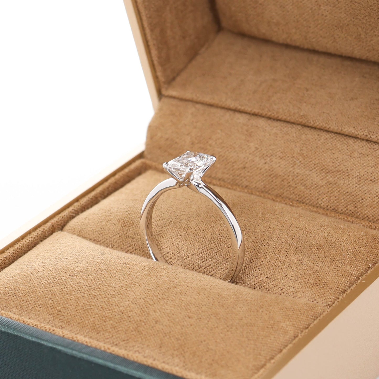 Iago Radiant 1-carat White Gold