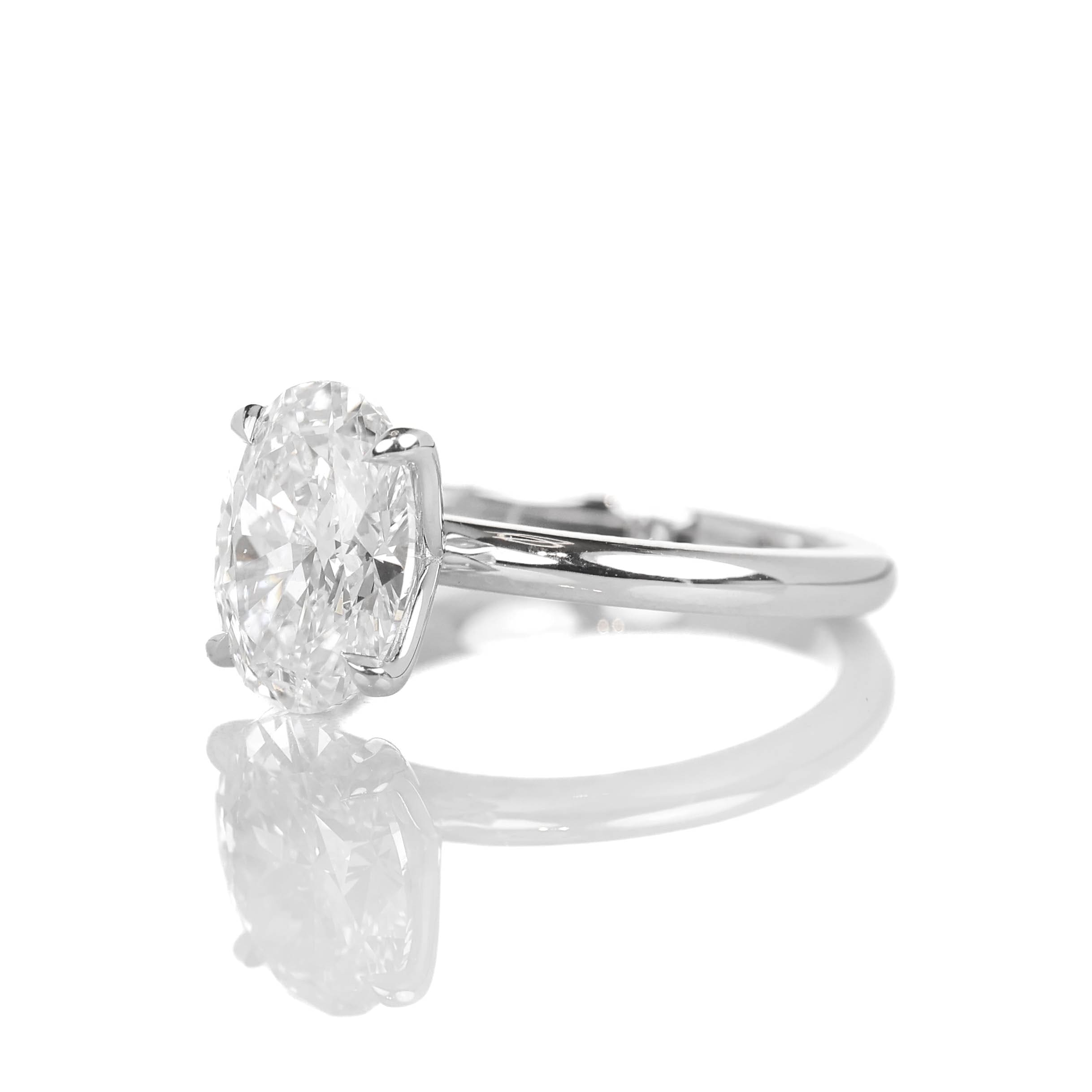 Hedwig Oval 2-carat White Gold