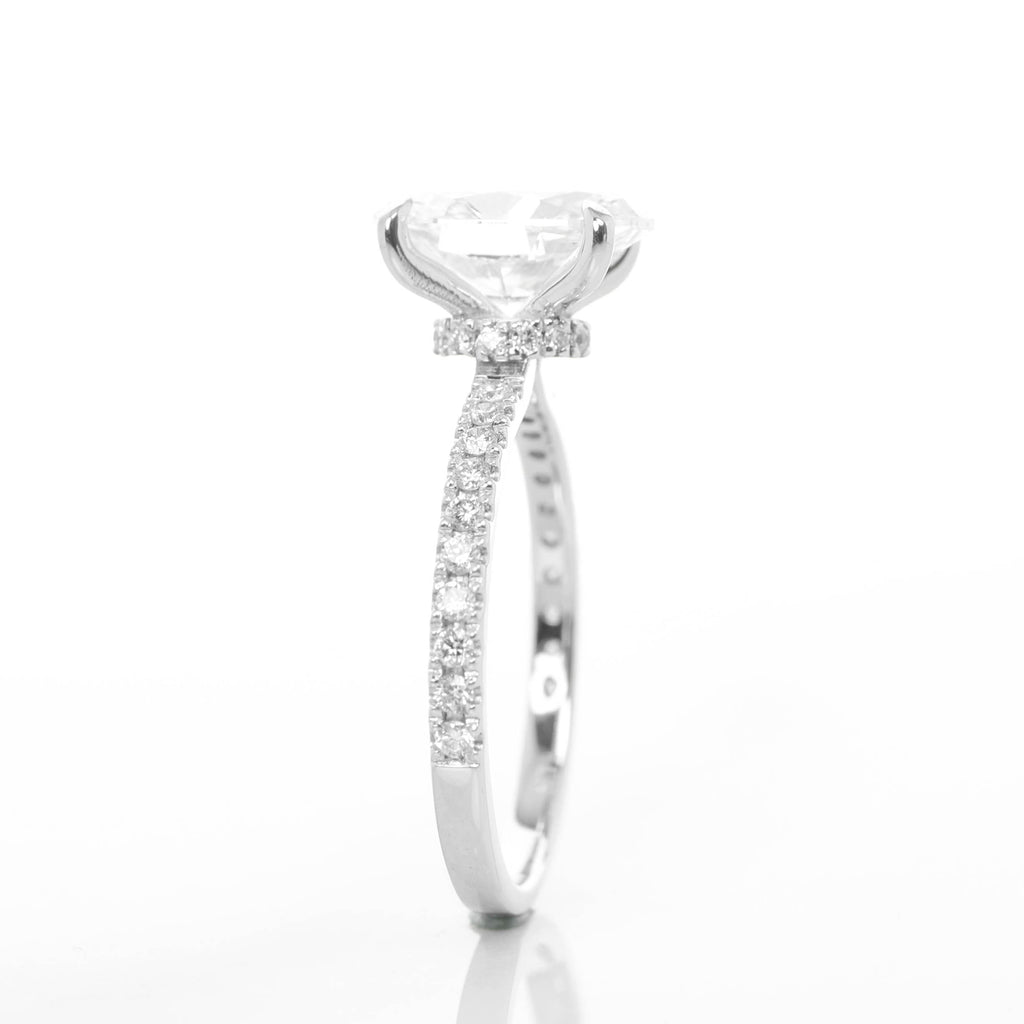 Altaria Oval 2-carats White Gold