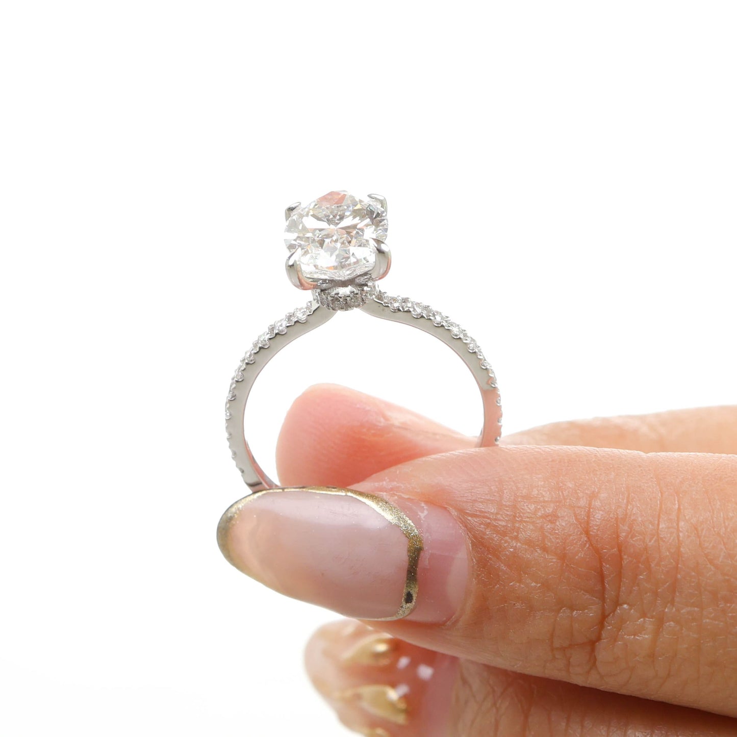 Altaria Oval 2-carats White Gold