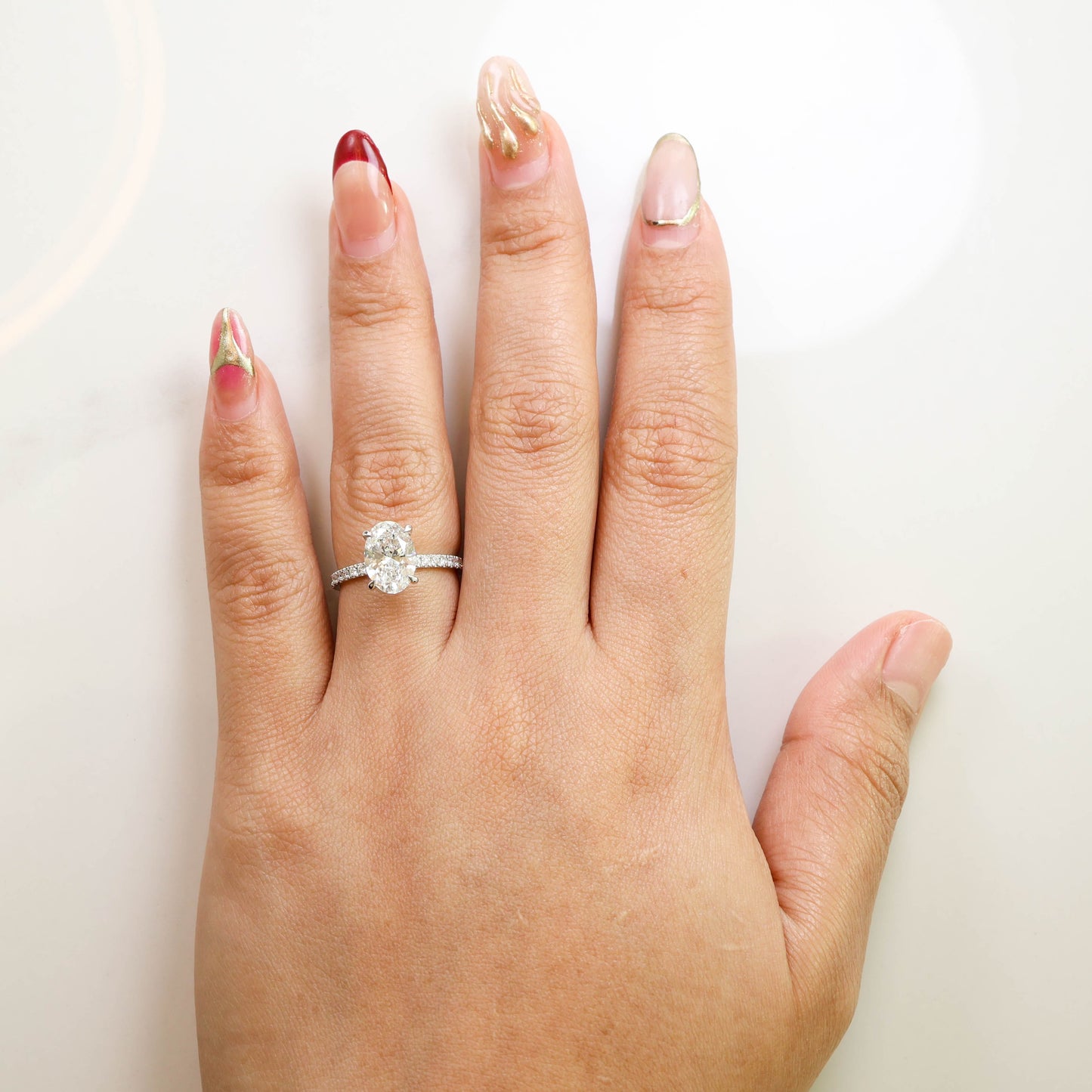 Altaria Oval 2-carats White Gold