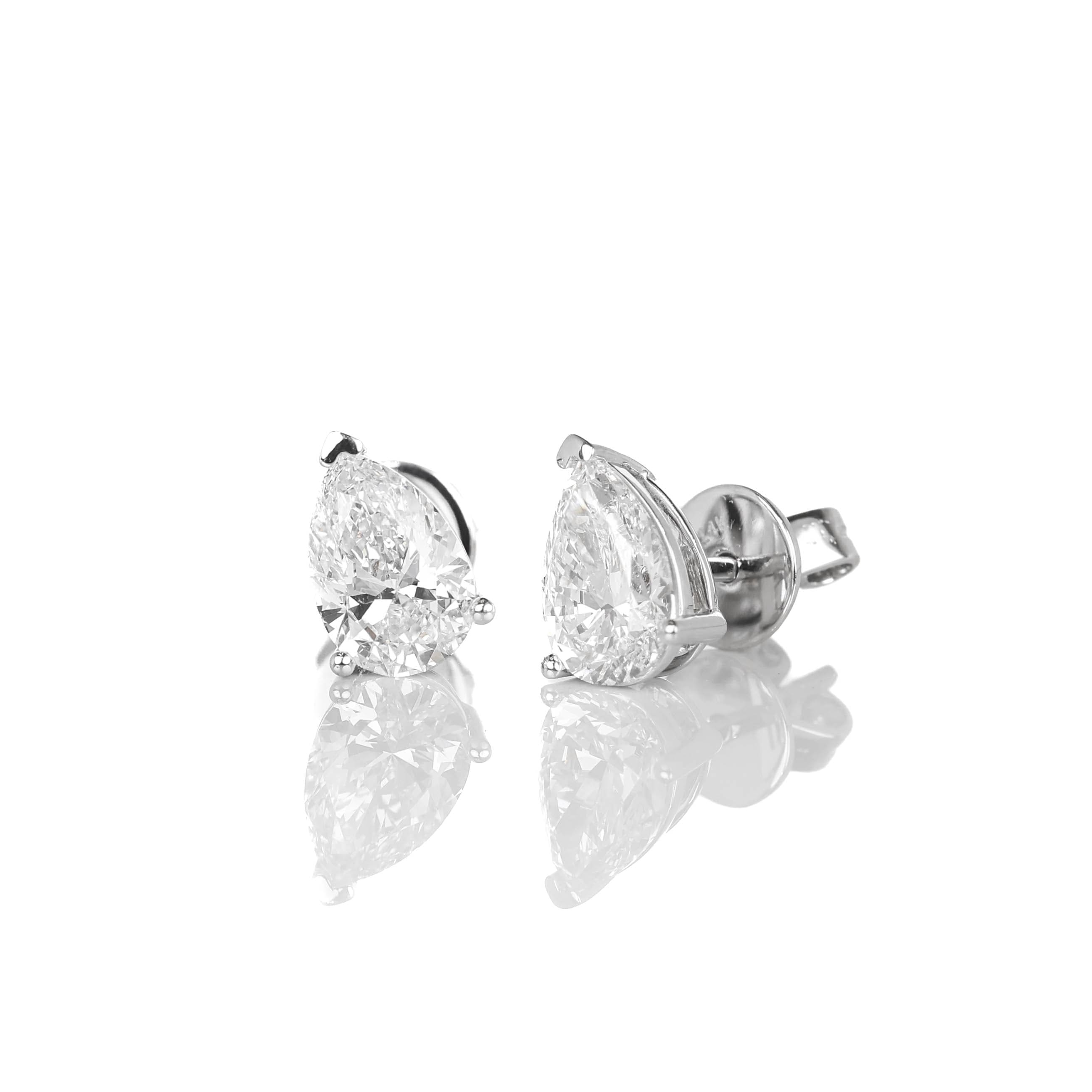Stud Earrings Pear 1-carat