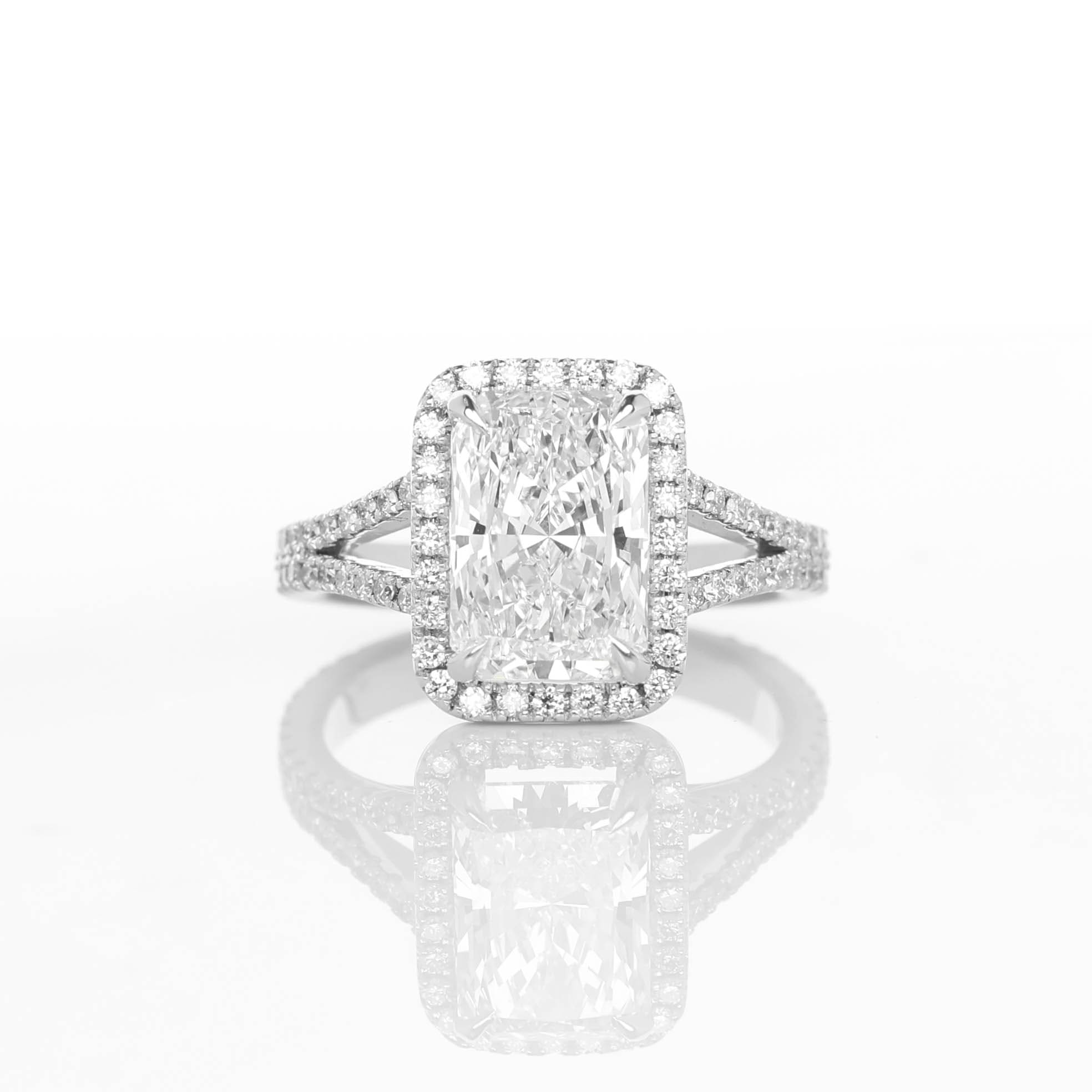 Haribon 2-carat Radiant White Gold