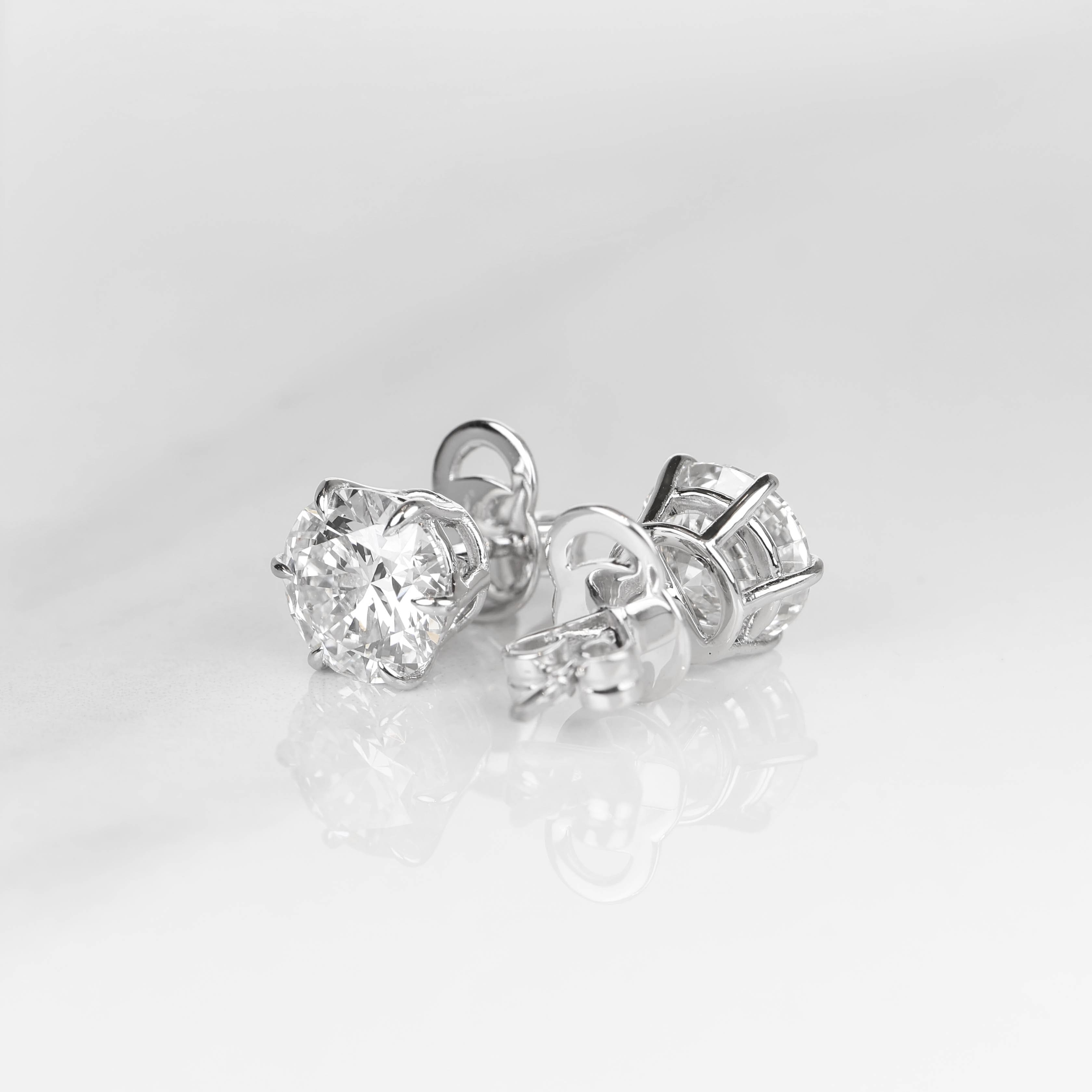 Stud Earrings 2-carat 6-Prongs
