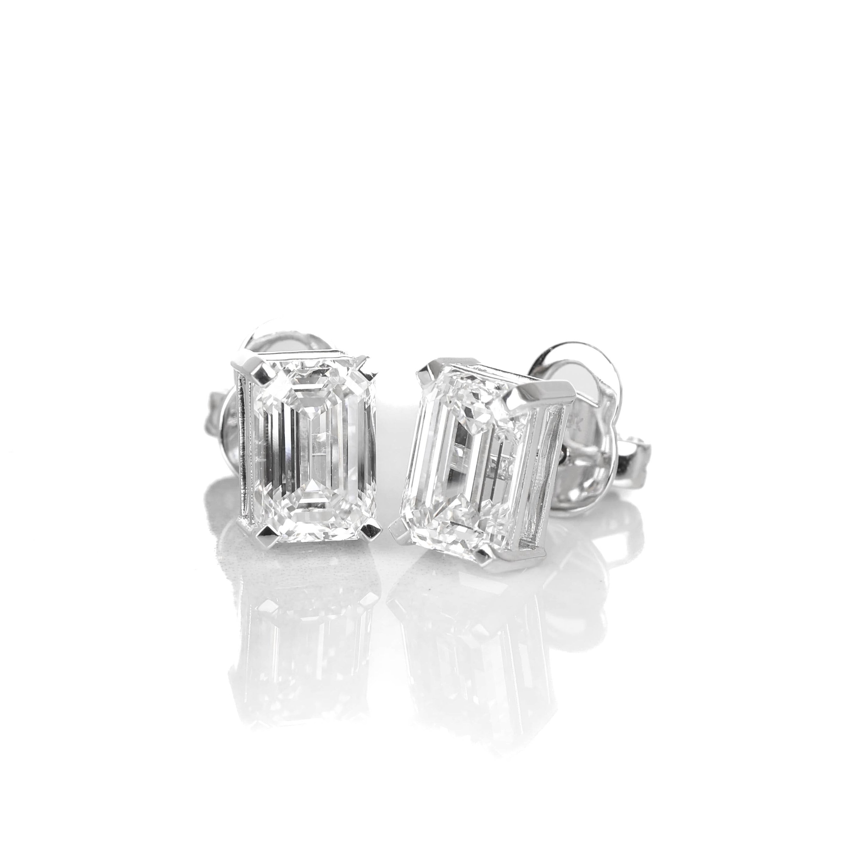 Stud Earrings Emerald 2-carat