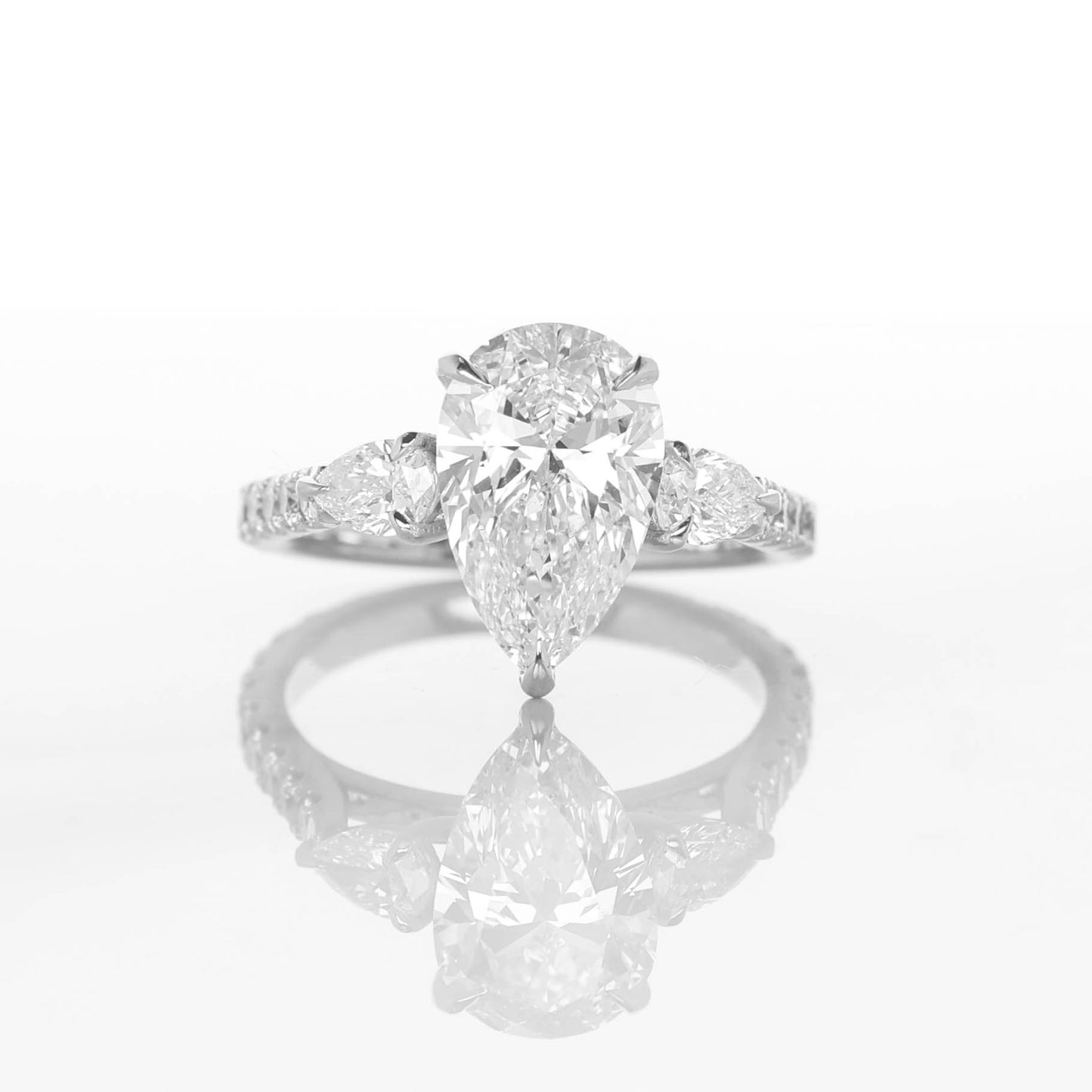 Canary Pear 2-carat White Gold