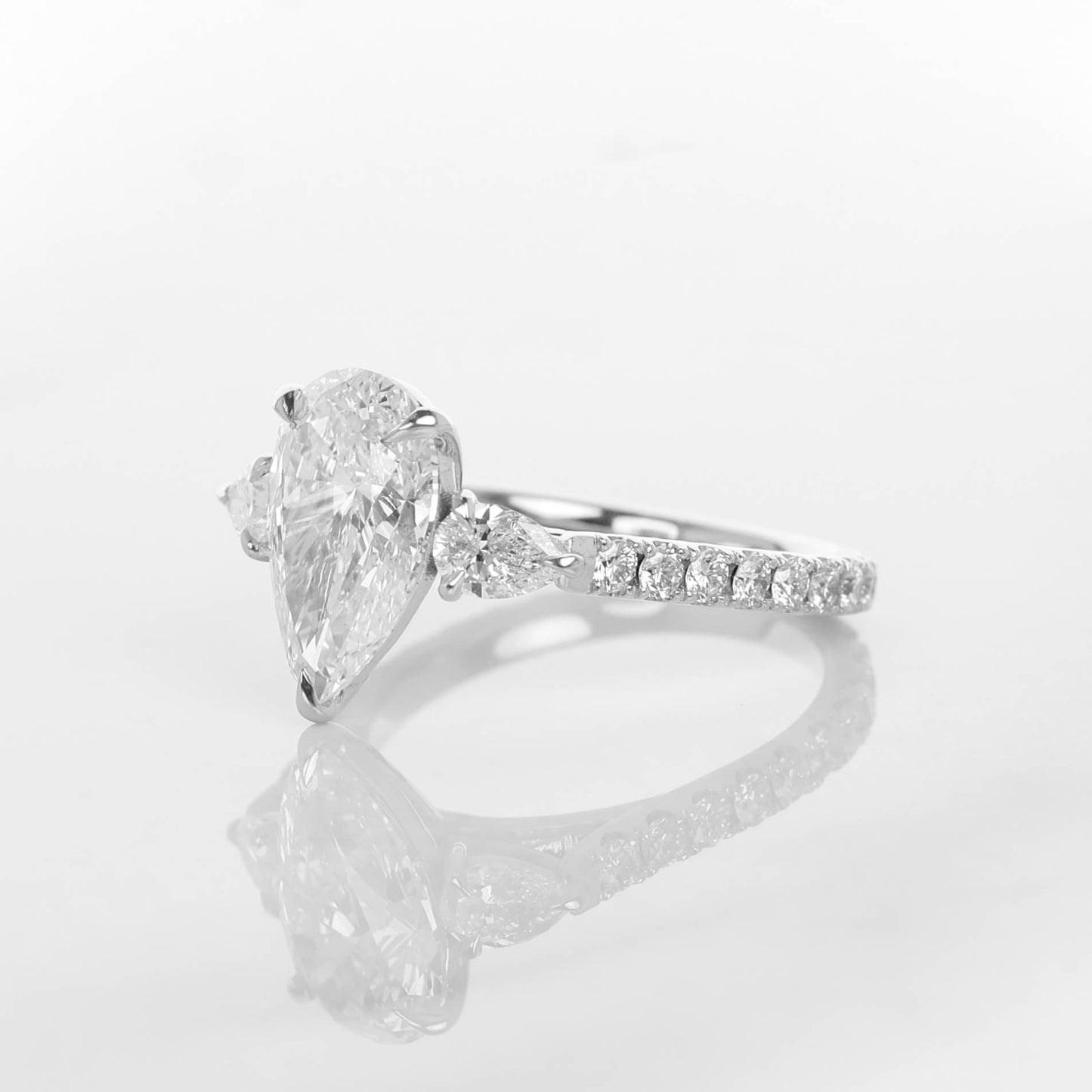 Canary Pear 2-carat White Gold