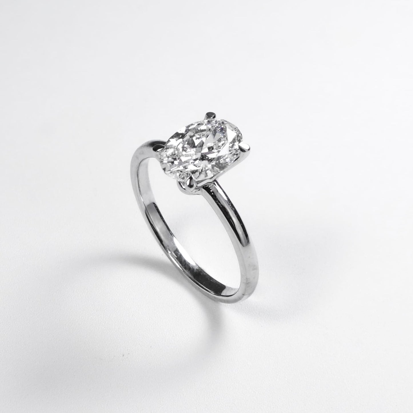 Hedwig Oval 1.50-carat White Gold