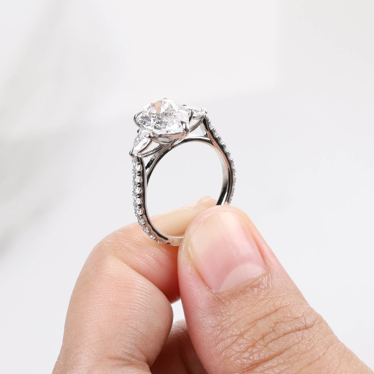 Canary Pear 2-carat White Gold