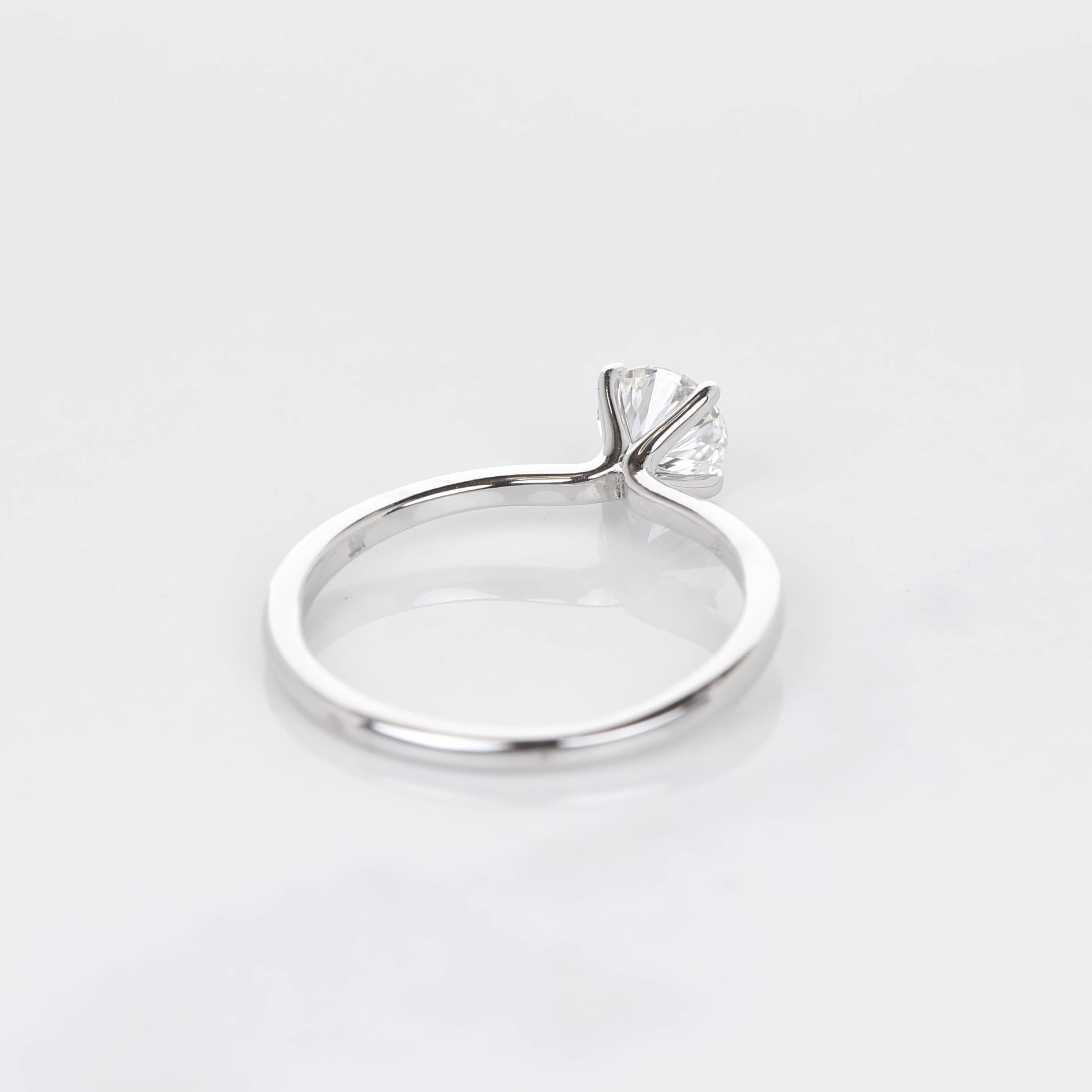 Delicate Iago 0.50-carat White Gold