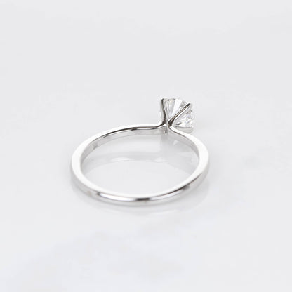 Delicate Iago 0.50-carat White Gold