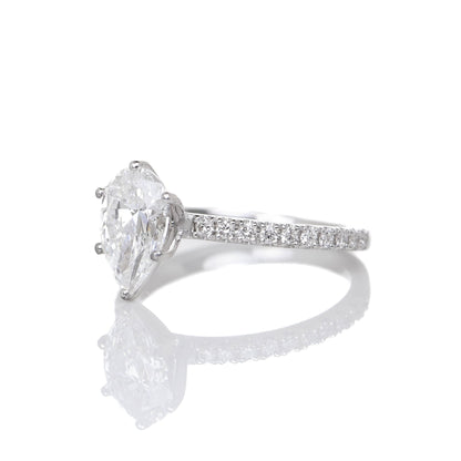 Delicate Blythe Pear 1-carat White Gold