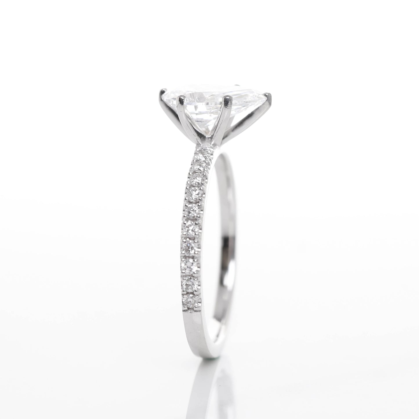 Delicate Blythe Pear 1-carat White Gold