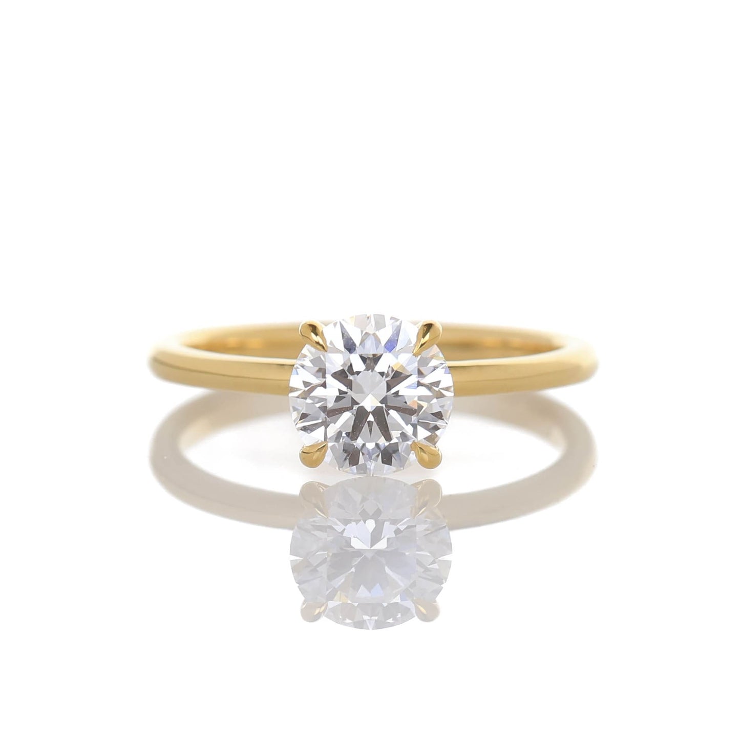 Delicate Iago 1-carat Yellow Gold
