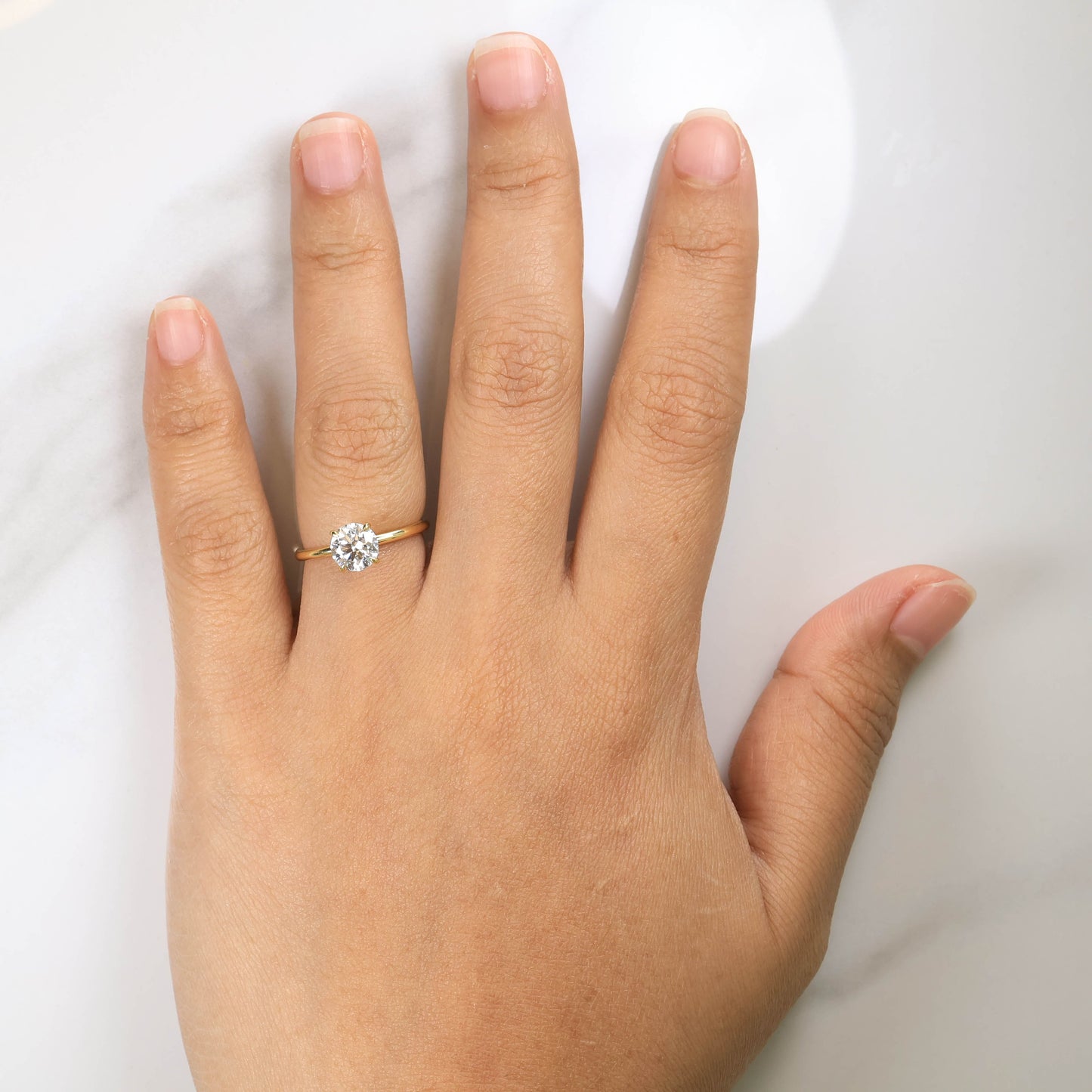 Delicate Iago 1-carat Yellow Gold