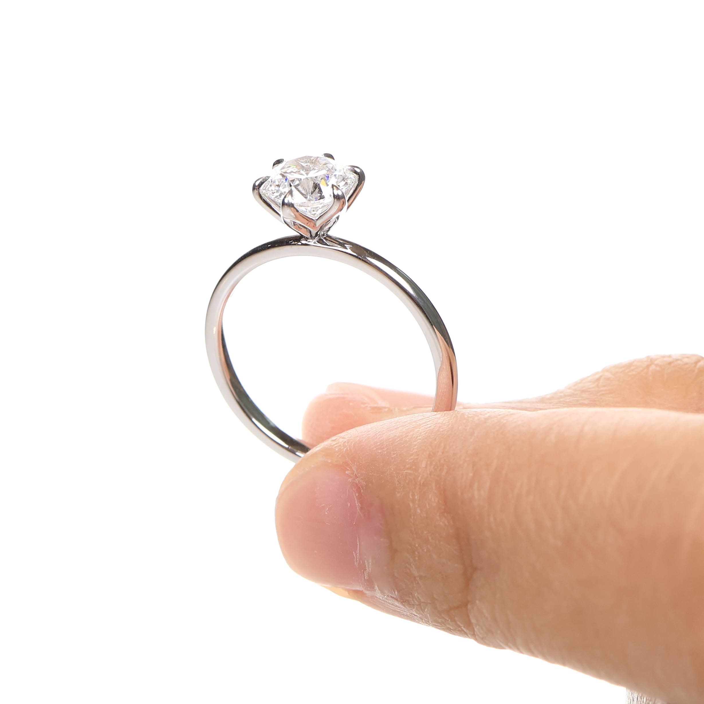 Delicate Hedwig 1-carat White Gold