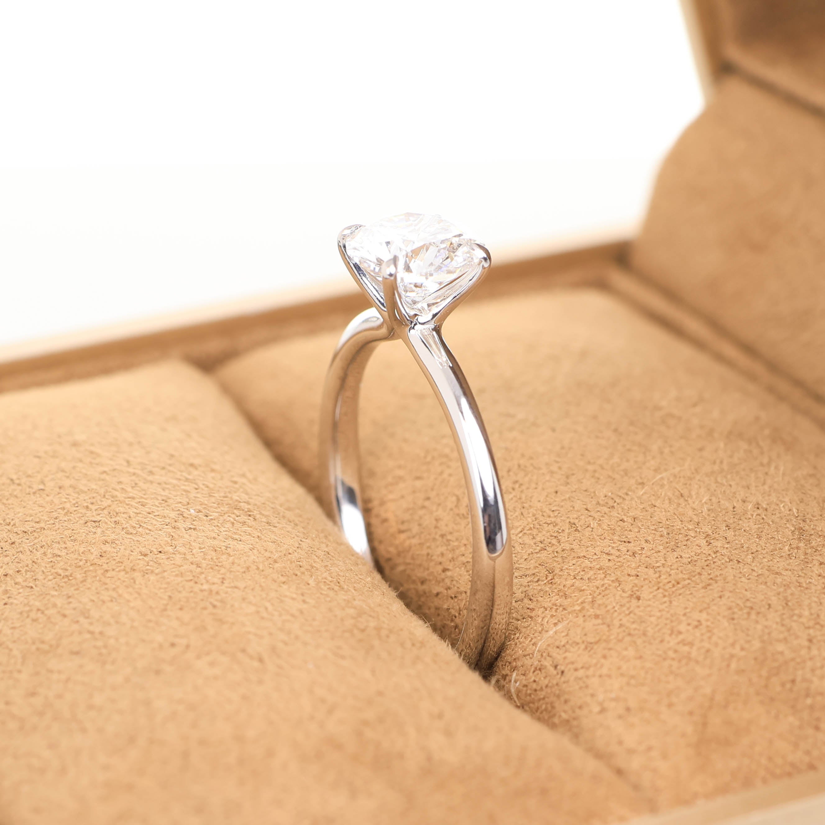 Iago 1-carat White Gold