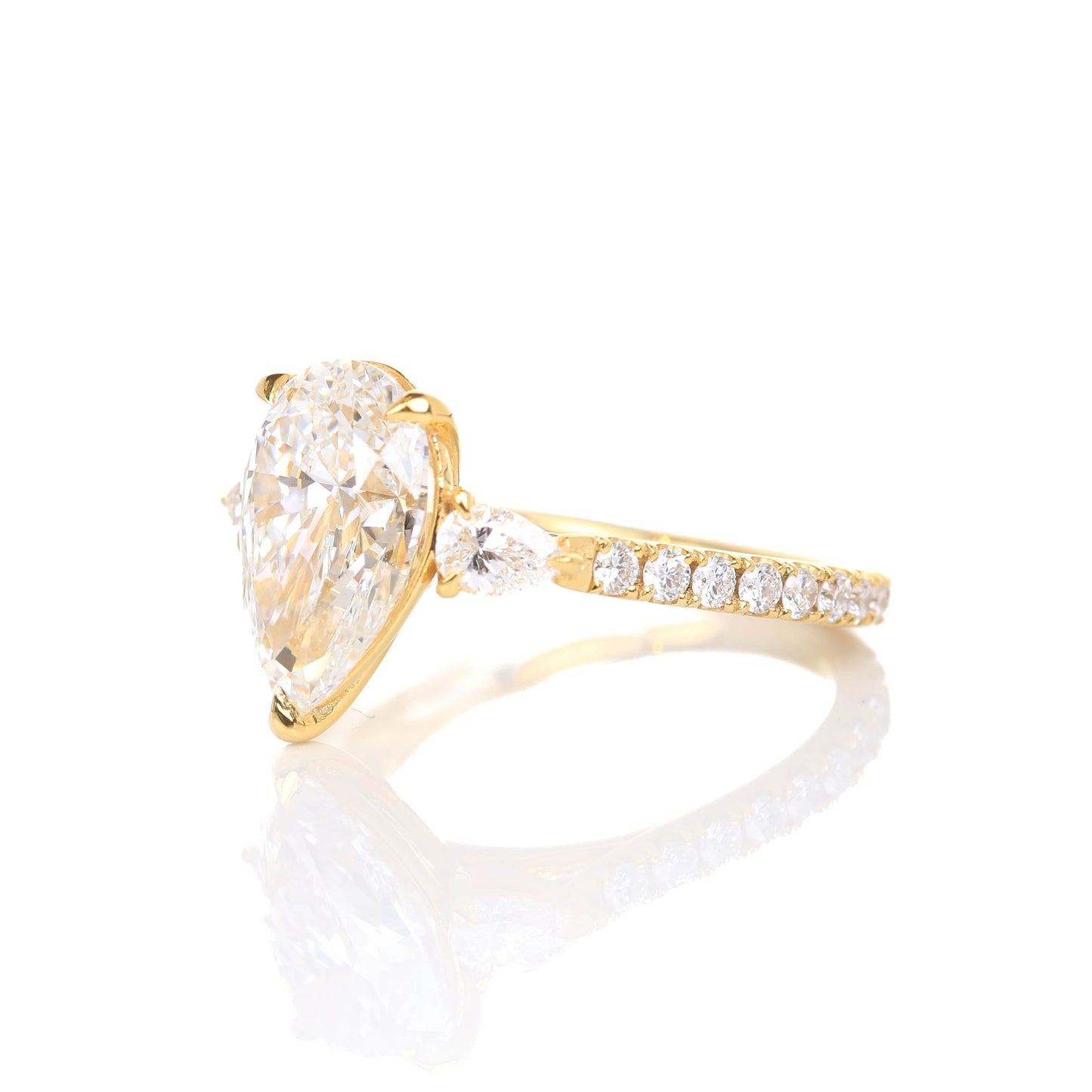 Canary Pear 3-carat Yellow Gold