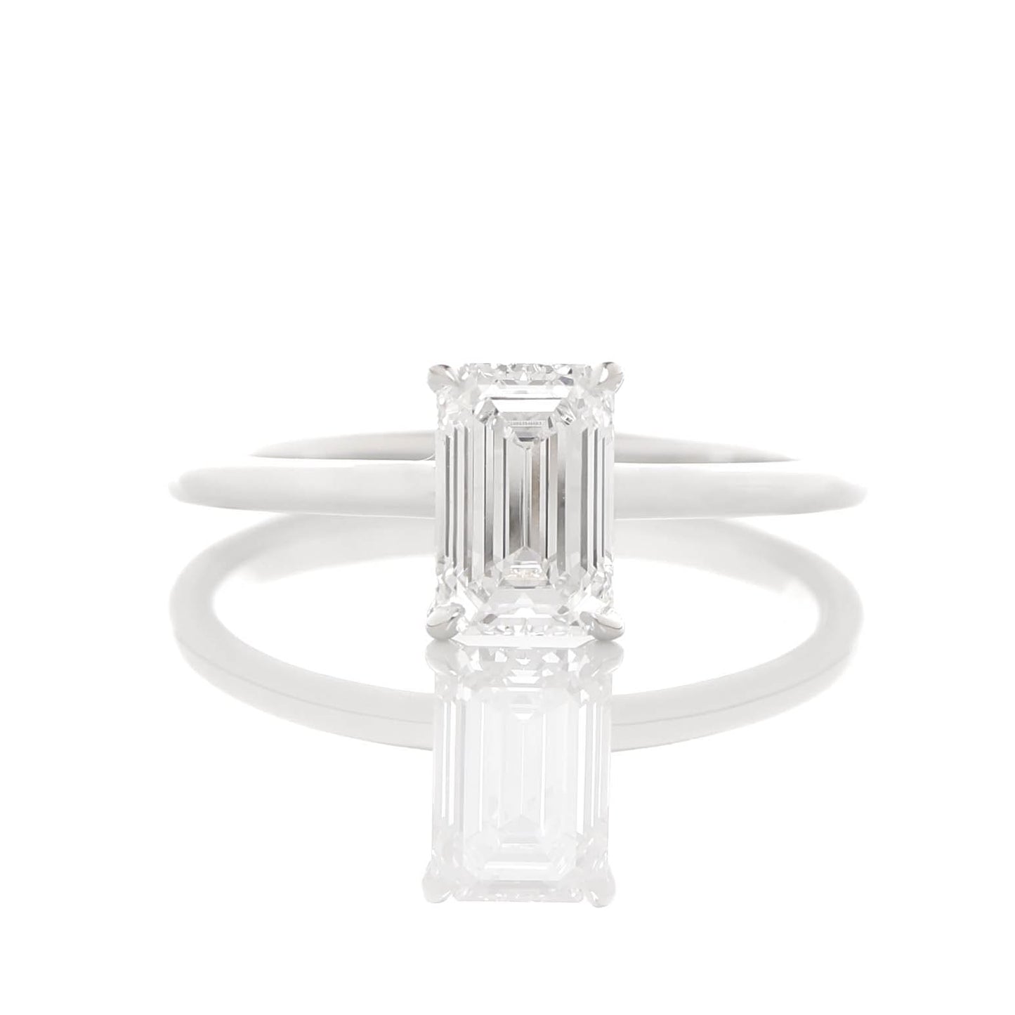 Delicate Iago Emerald 1-carat White Gold