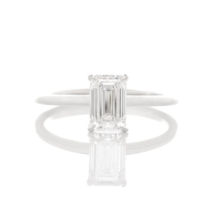 Delicate Iago Emerald 1-carat White Gold