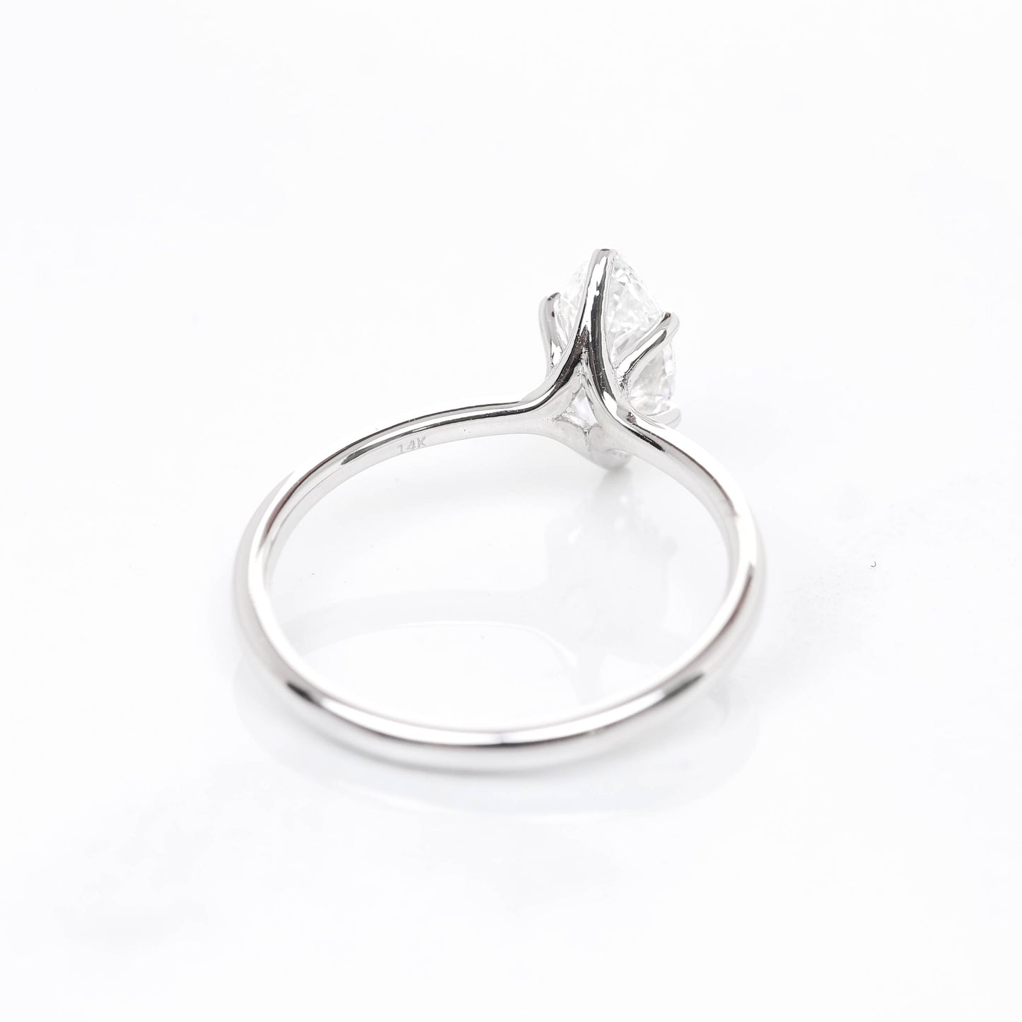 Delicate Iago Marquise 1-carat White Gold