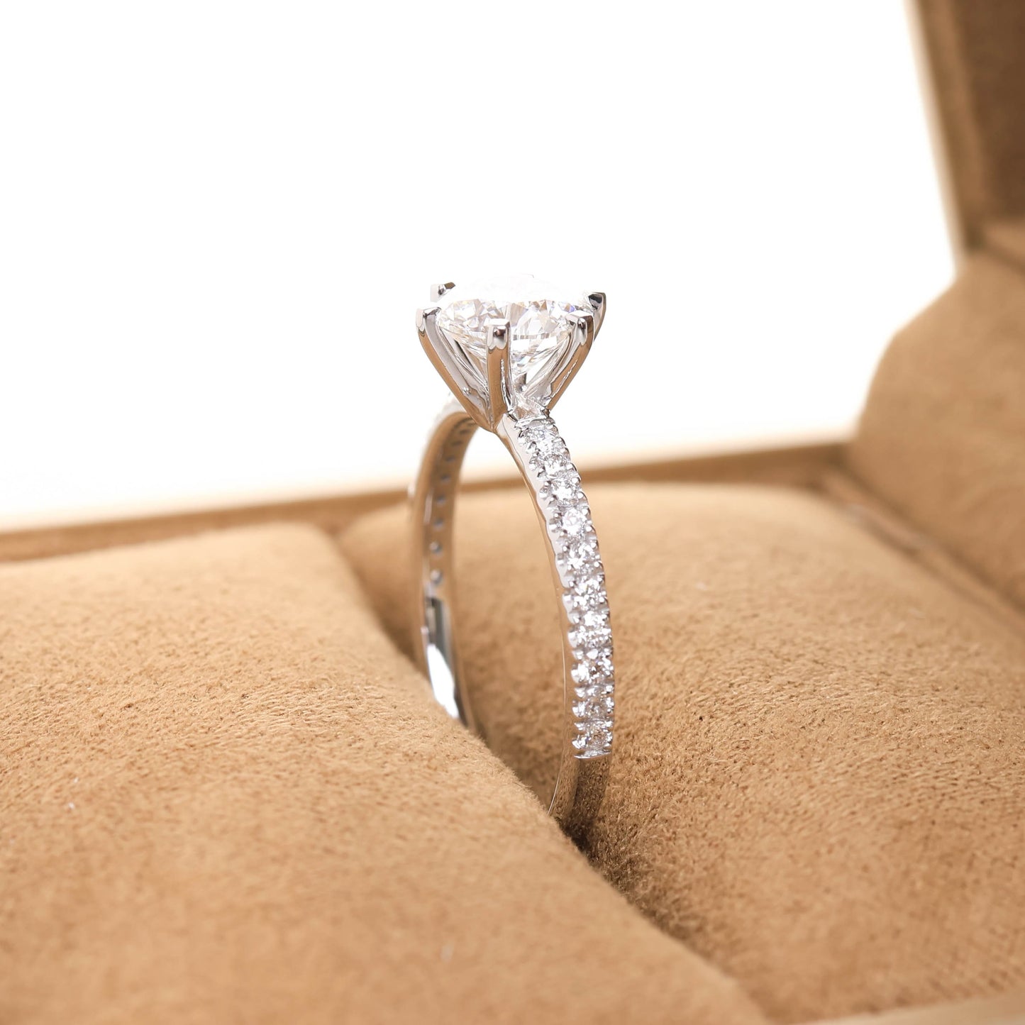 Delicate Blythe 1-carat White Gold