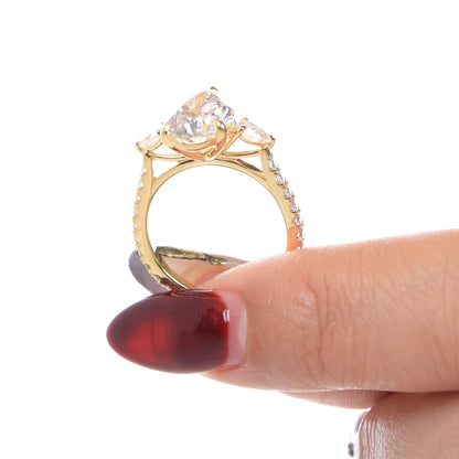 Canary Pear 3-carat Yellow Gold