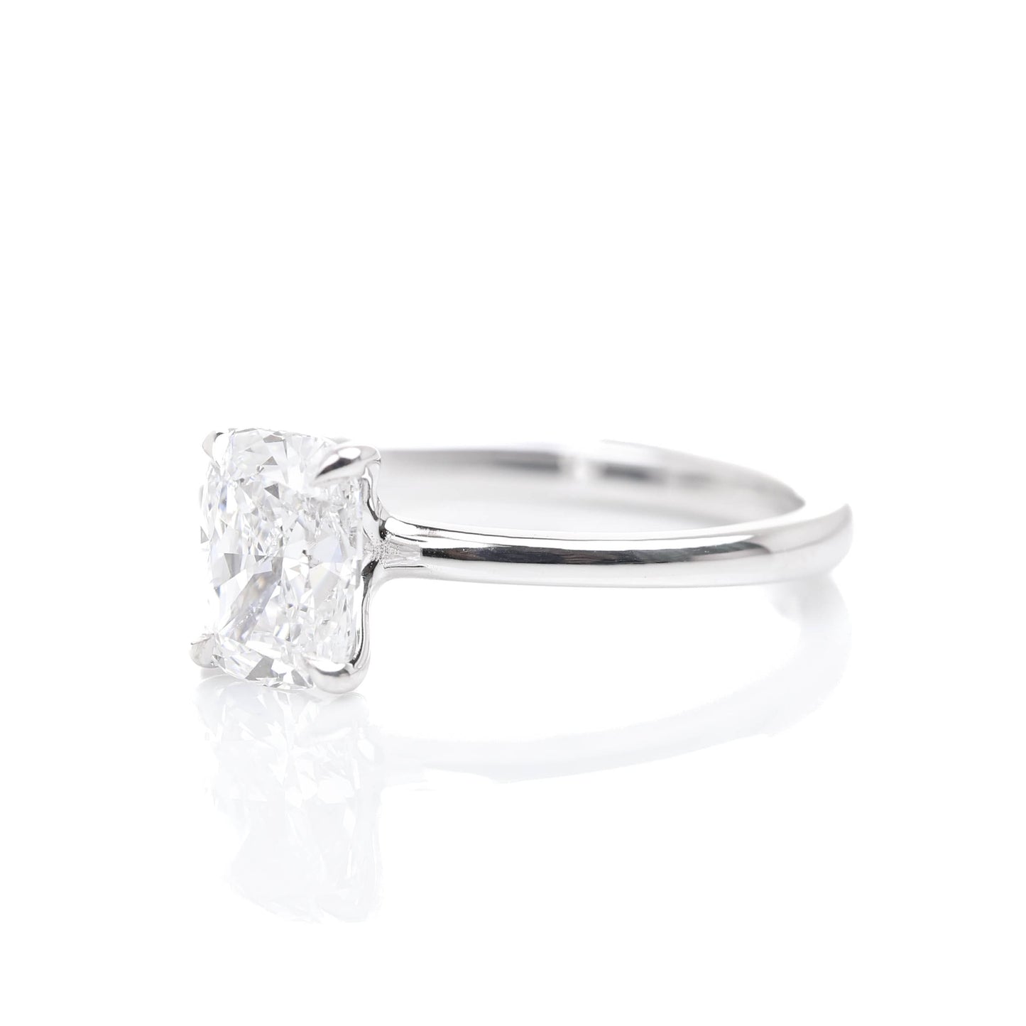 Delicate Iago Elongated Cushion 1-carat White Gold
