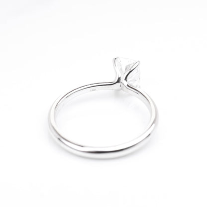 Delicate Iago Elongated Cushion 1-carat White Gold