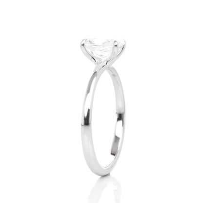 Delicate Iago Elongated Cushion 1-carat White Gold