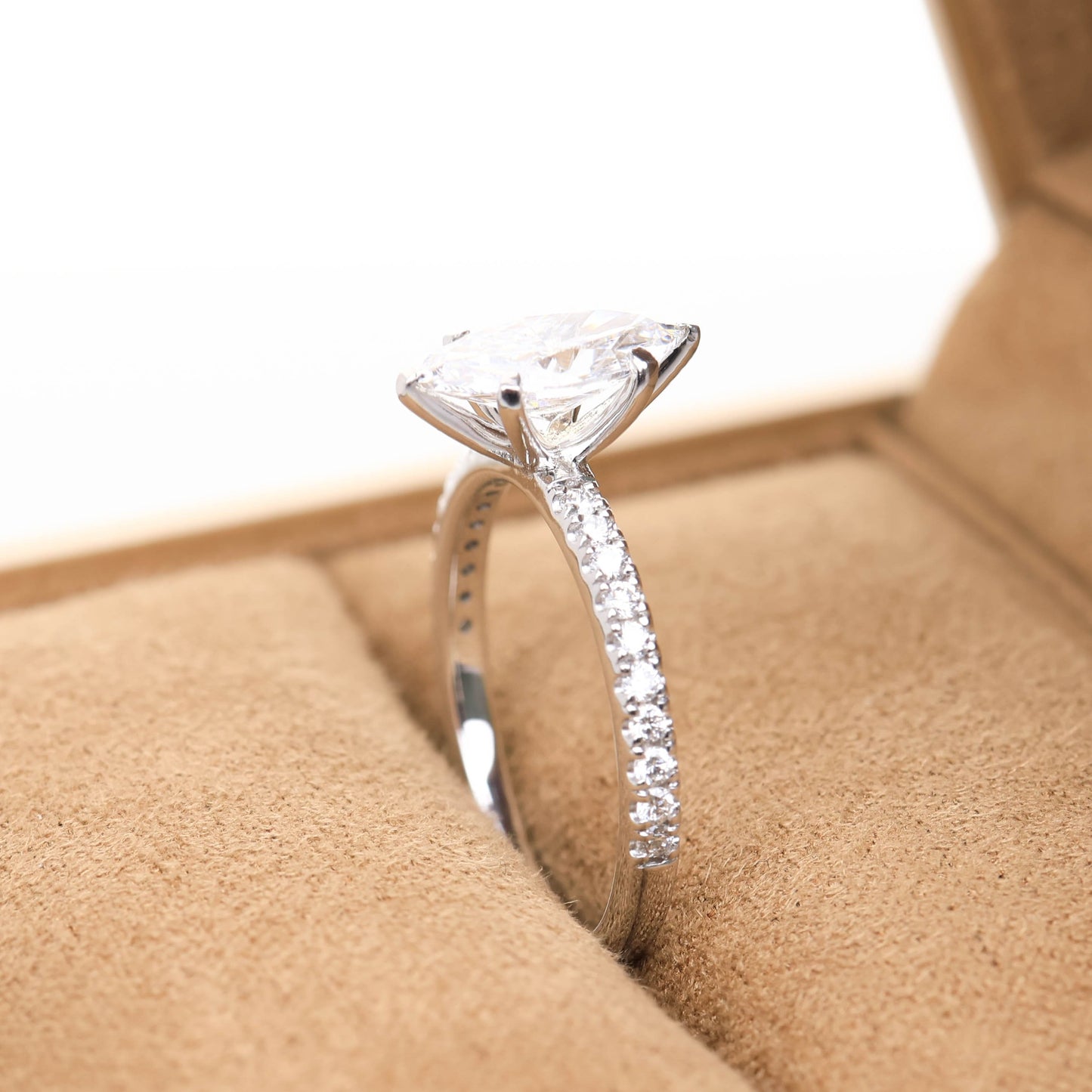 Delicate Blythe Marquise 1-carat White Gold
