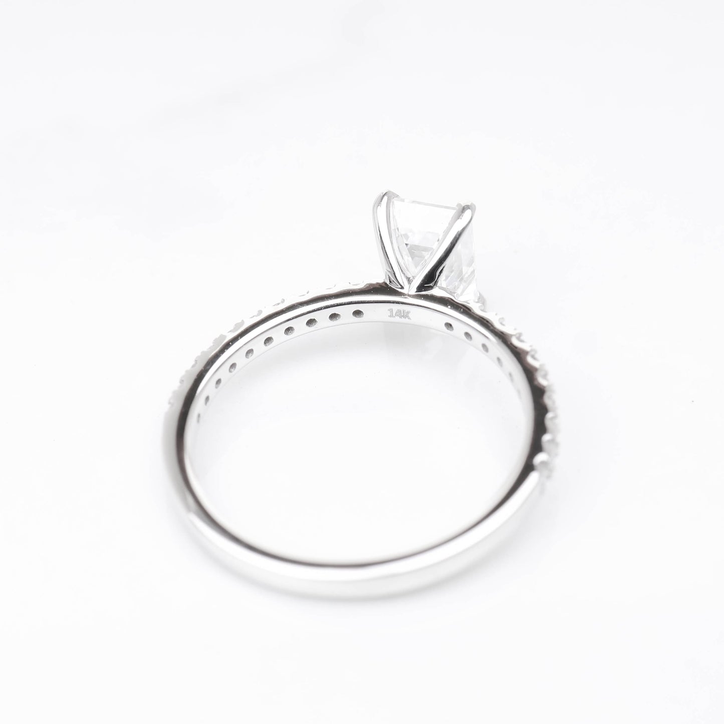 Delicate Blythe Emerald 1-carat White Gold