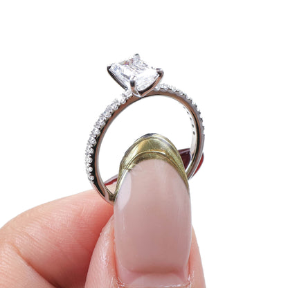 Delicate Blythe Emerald 1-carat White Gold